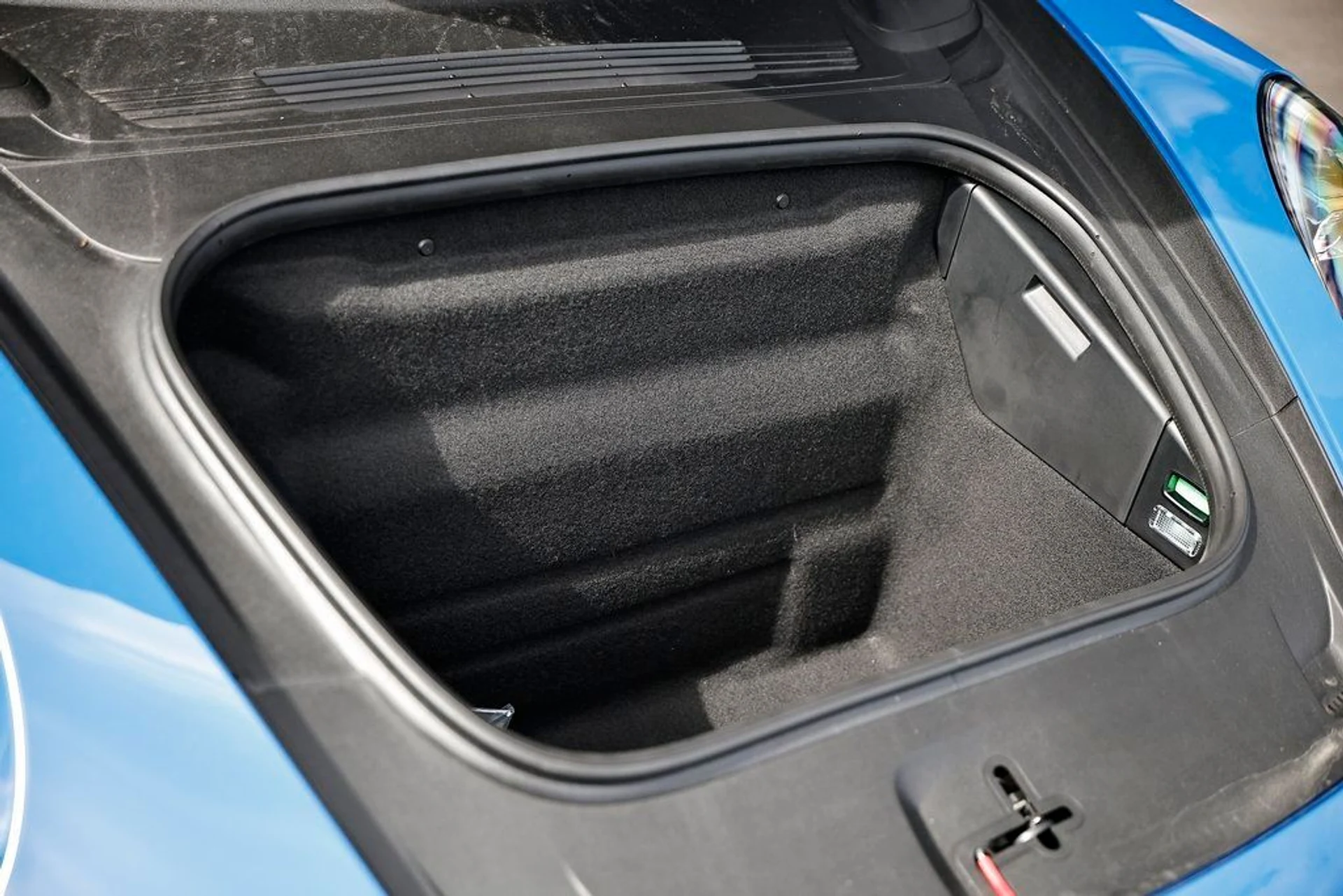 mph030_2952582705_90baa62a5c6254f2d2720de2a08a856f_1042ad3f39