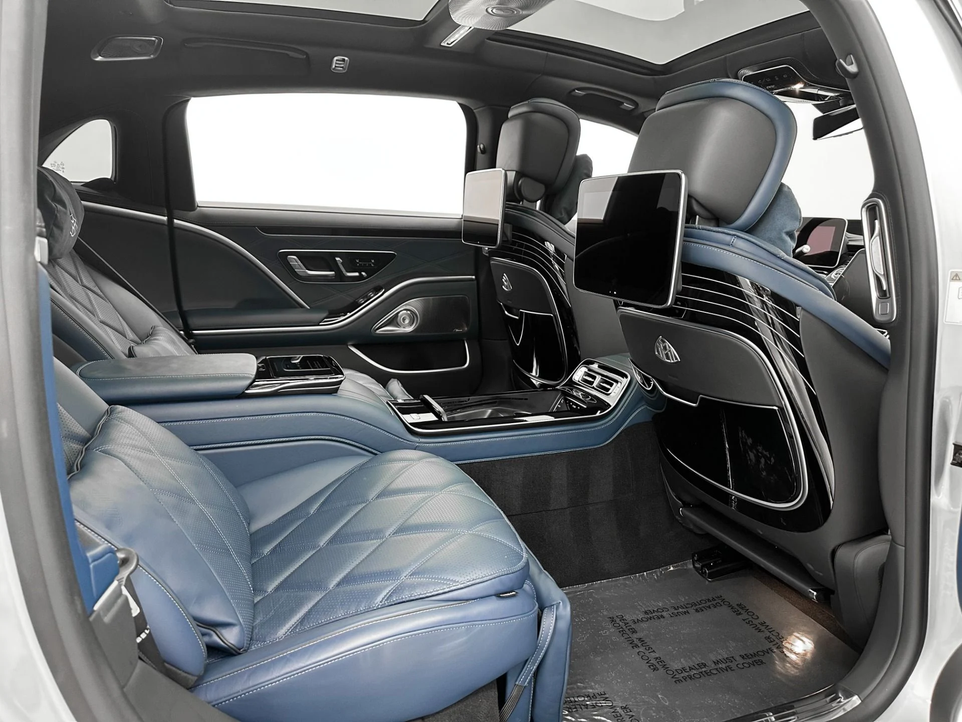 mph030_295736630_Used_2024_Mercedes_Benz_Mercedes_Maybach_S_680_4_MATIC_AMG_V12_Factory_Two_Tone_Executive_Rear_Seats_1772055459_fbd73db5fa