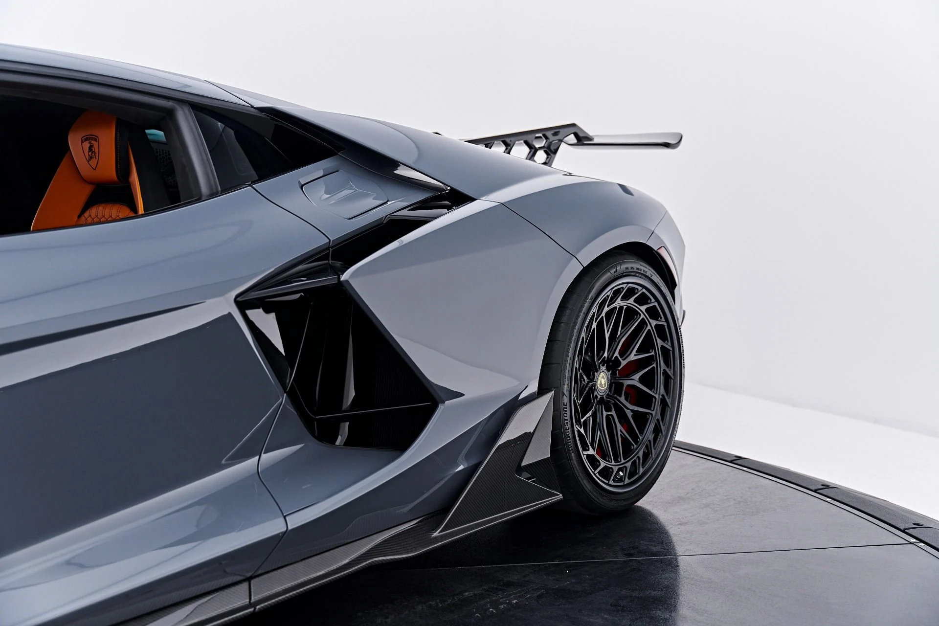 mph030_2967272317_Used_2024_Lamborghini_Revuelto_Base_1789623409_197bead938
