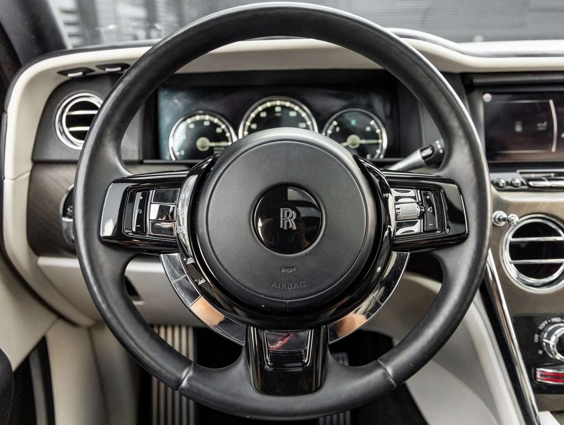 mph030_296768302_31_6b6770c784