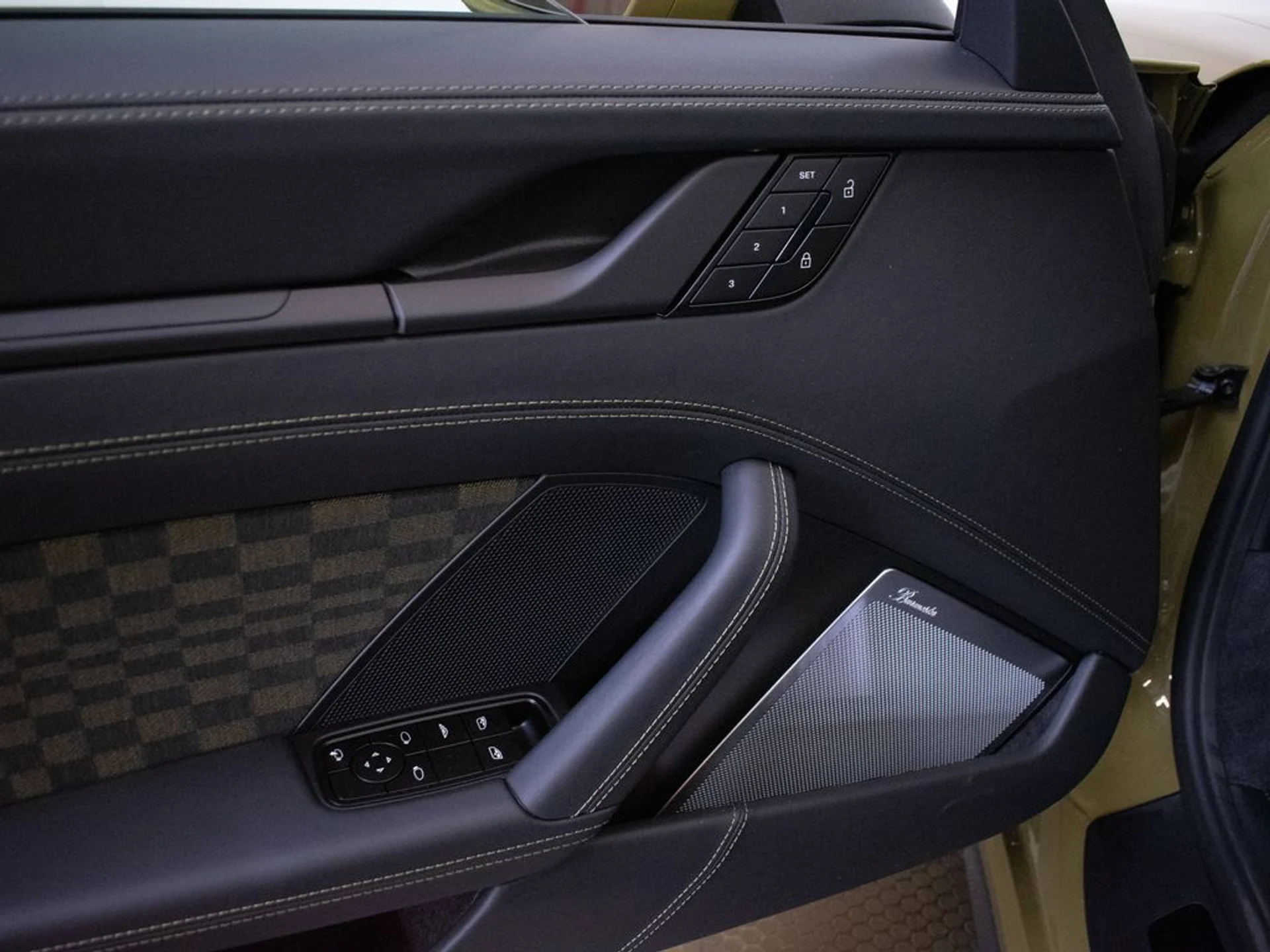 mph030_2972907644_9f7689010feffcdf1a131f63257fa9d3x_78a2ffc980