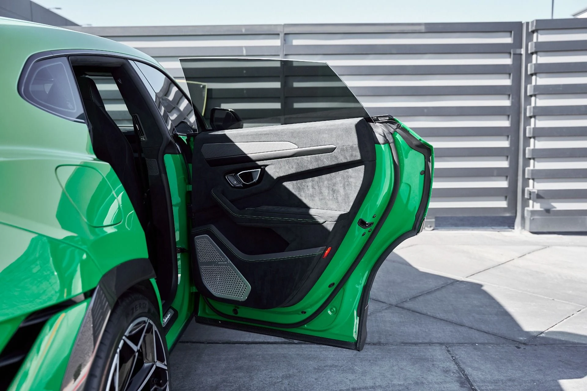 mph030_2975846436_Used_2024_Lamborghini_Urus_Performante_1770171850_4ac72781e0