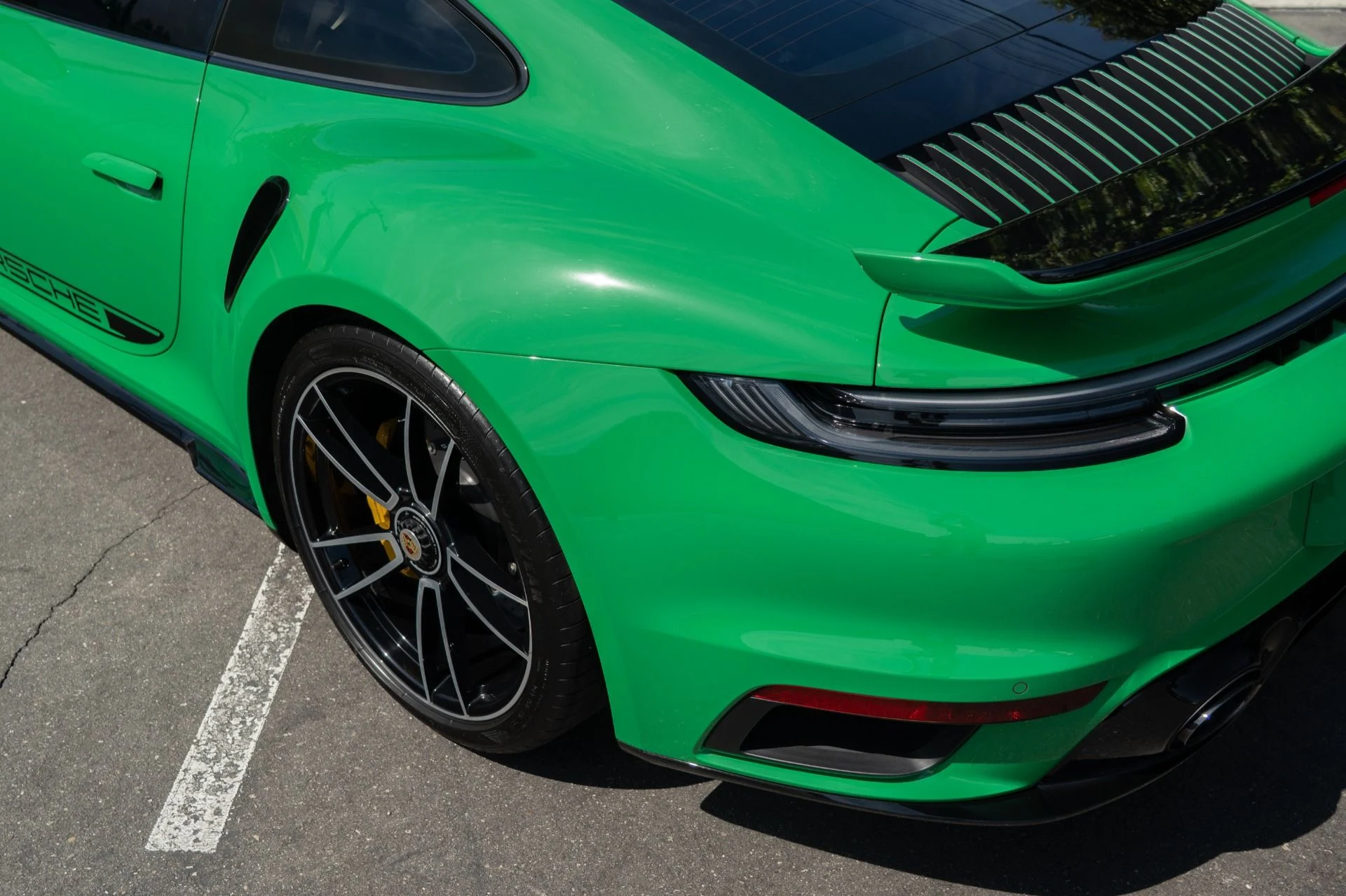 mph030_2996209523_Used_2022_Porsche_911_Turbo_S_1758136963_01c7f137d0