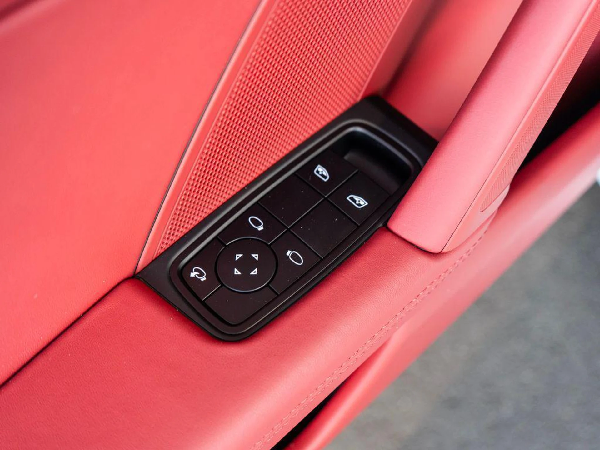 mph030_2997605004_lob_Np_JUVS_Bg_H72wd_Mp_T8_Kl9_Mq_Xw_29e5da795d