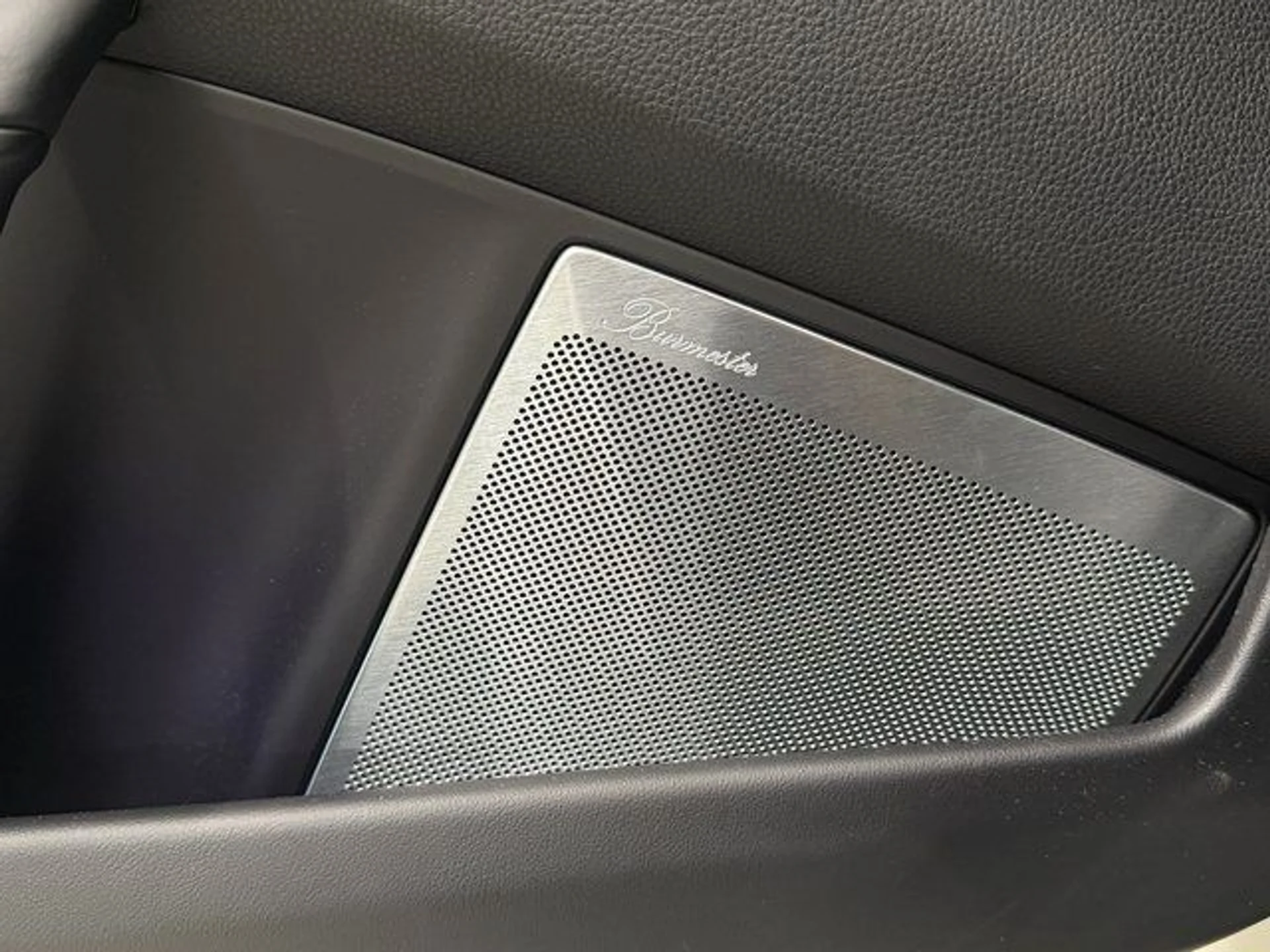 mph030_2999360783_caf053e83b3f77f87d1e95805c001e61_b7f2d05322