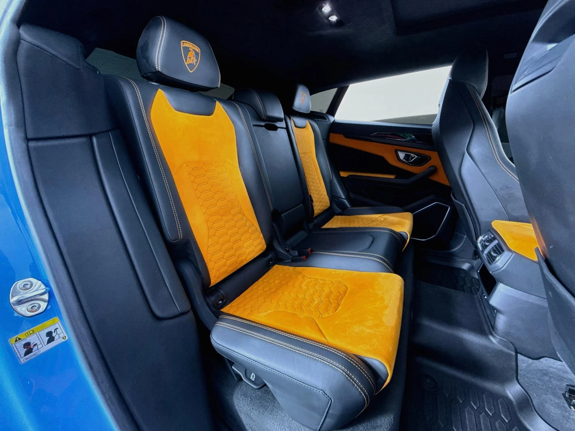 mph030_3000831771_Used_2022_Lamborghini_Urus_1786408610_af7ad32789