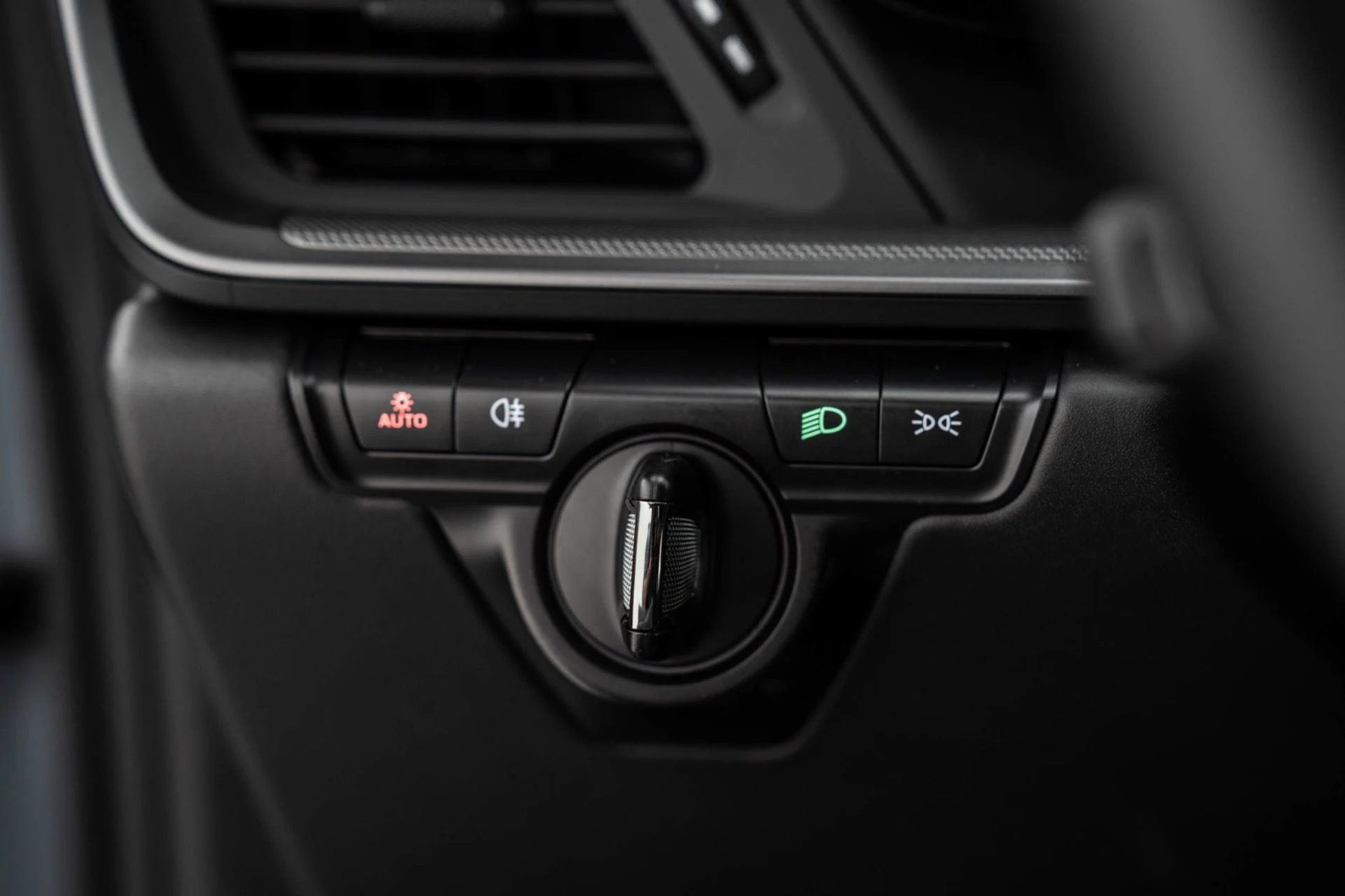 mph030_3015157974_Used_2024_Porsche_911_Carrera_1774628146_fb5f25c5c5