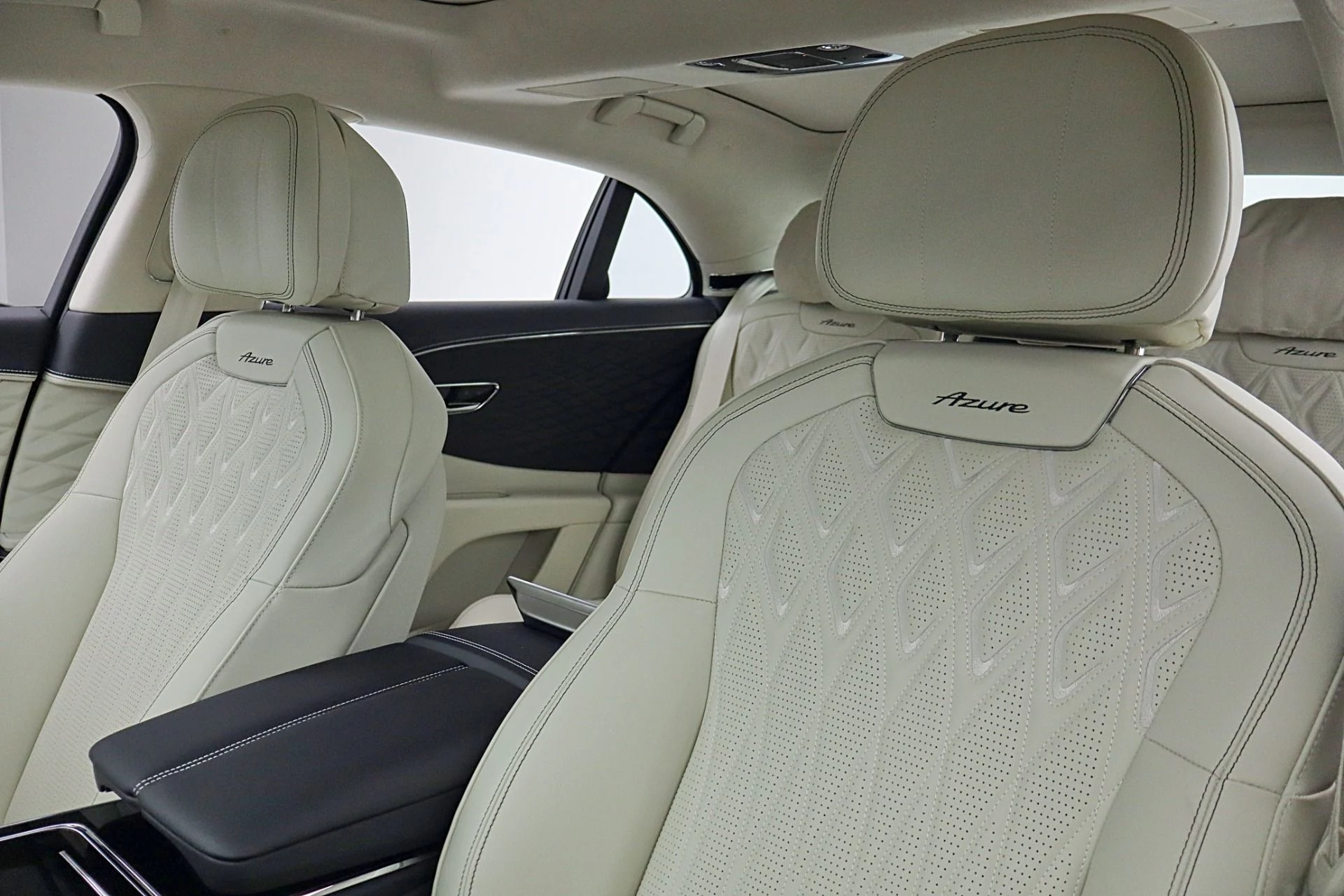 mph030_3018503116_New_2026_BENTLEY_Flying_Spur_Azure_V8_cece988fe8