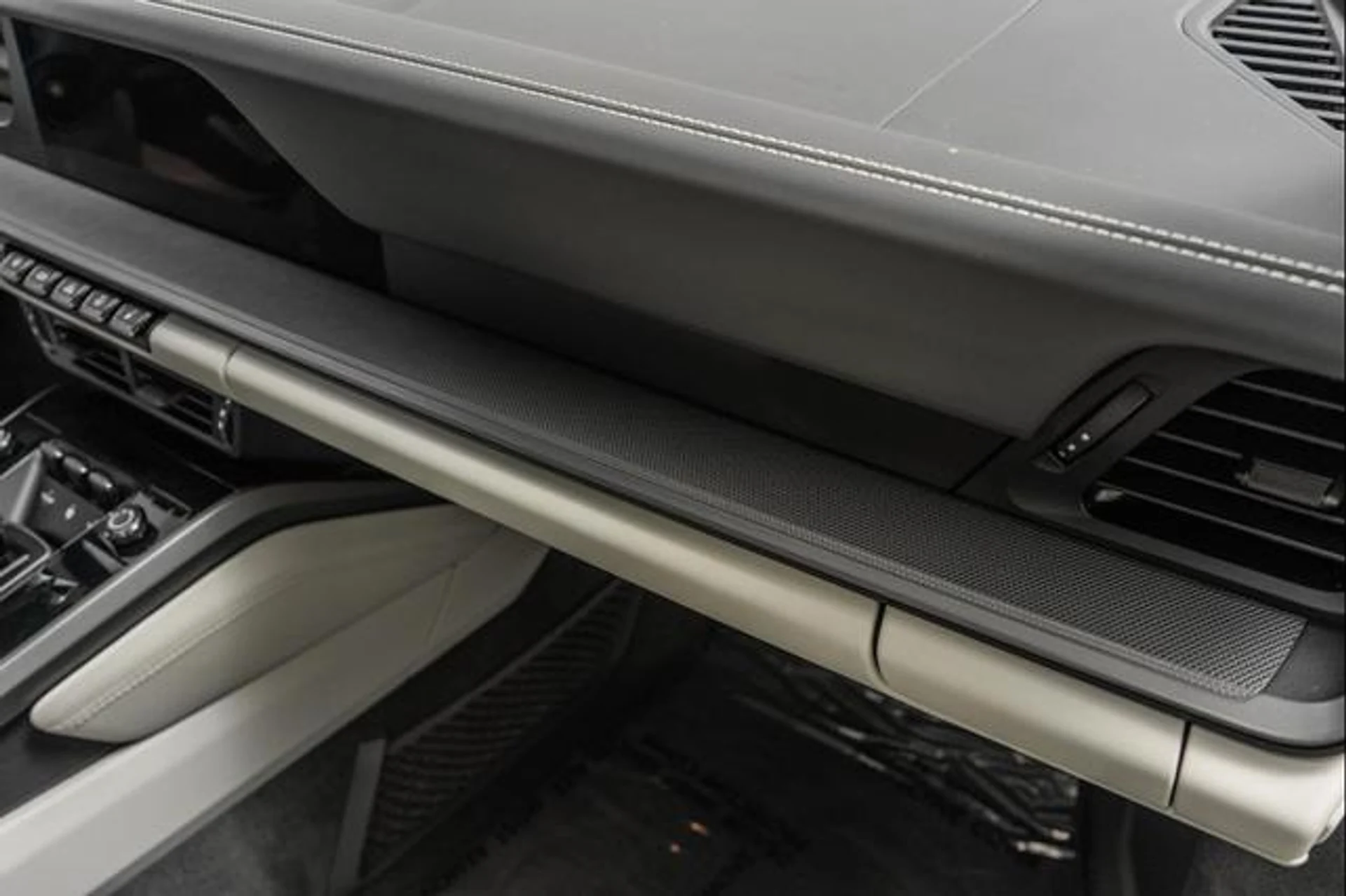 mph030_3018516476_gq_N57_Mkzwj_So0_Ye_T4_G_Czg3p8r_Ik_a002bd16fe