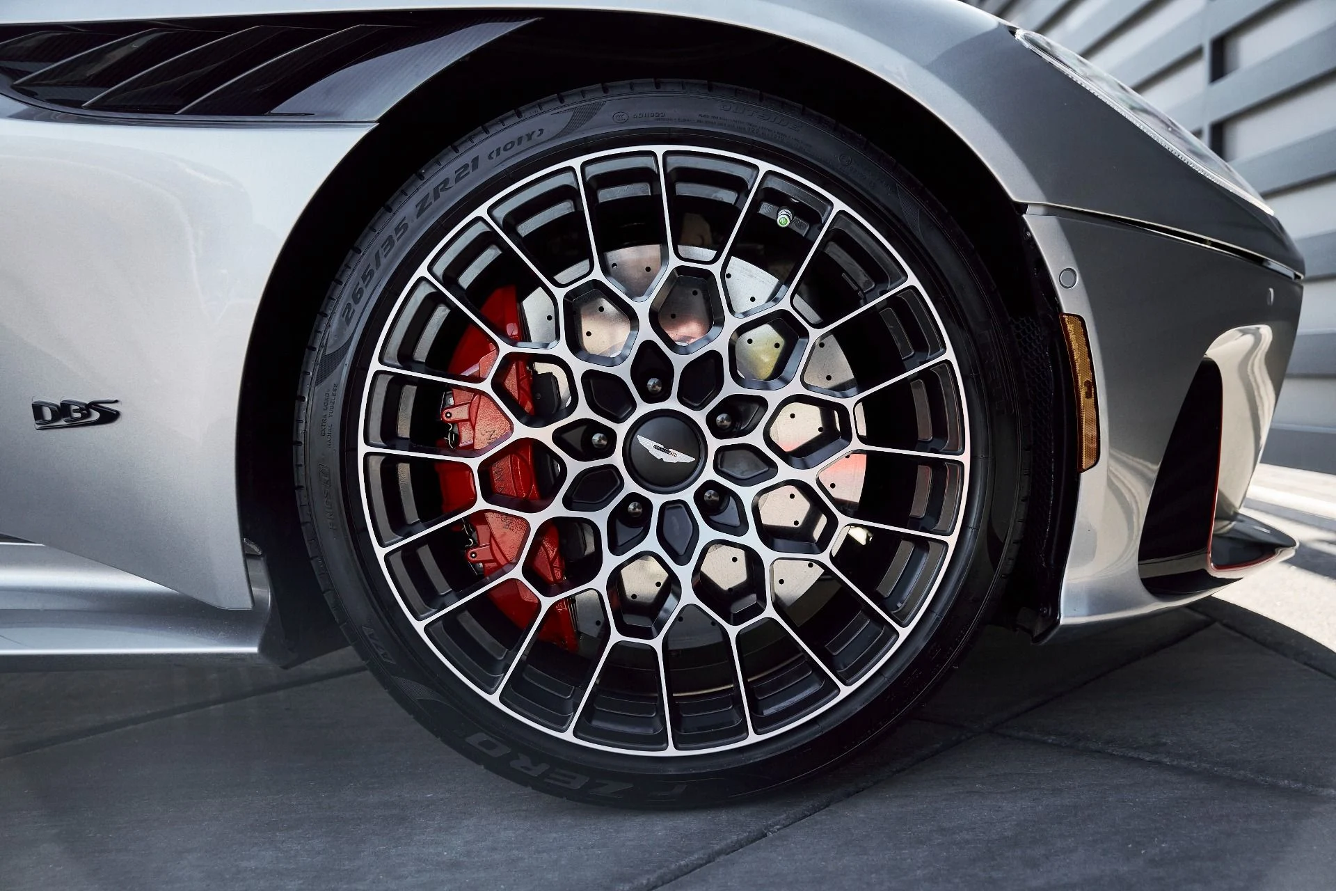 mph030_3021253091_Used_2023_Aston_Martin_DBS_Volante_1768876956_d7c15f0e45