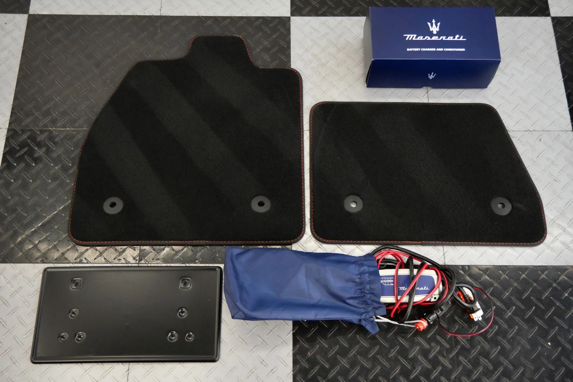mph030_3022988155_Used_2023_Maserati_MC_20_Cielo_1598_Miles_Carbon_Ceramic_Brakes_Interior_Exterior_Carbon_Packages_1776351589_323583101f