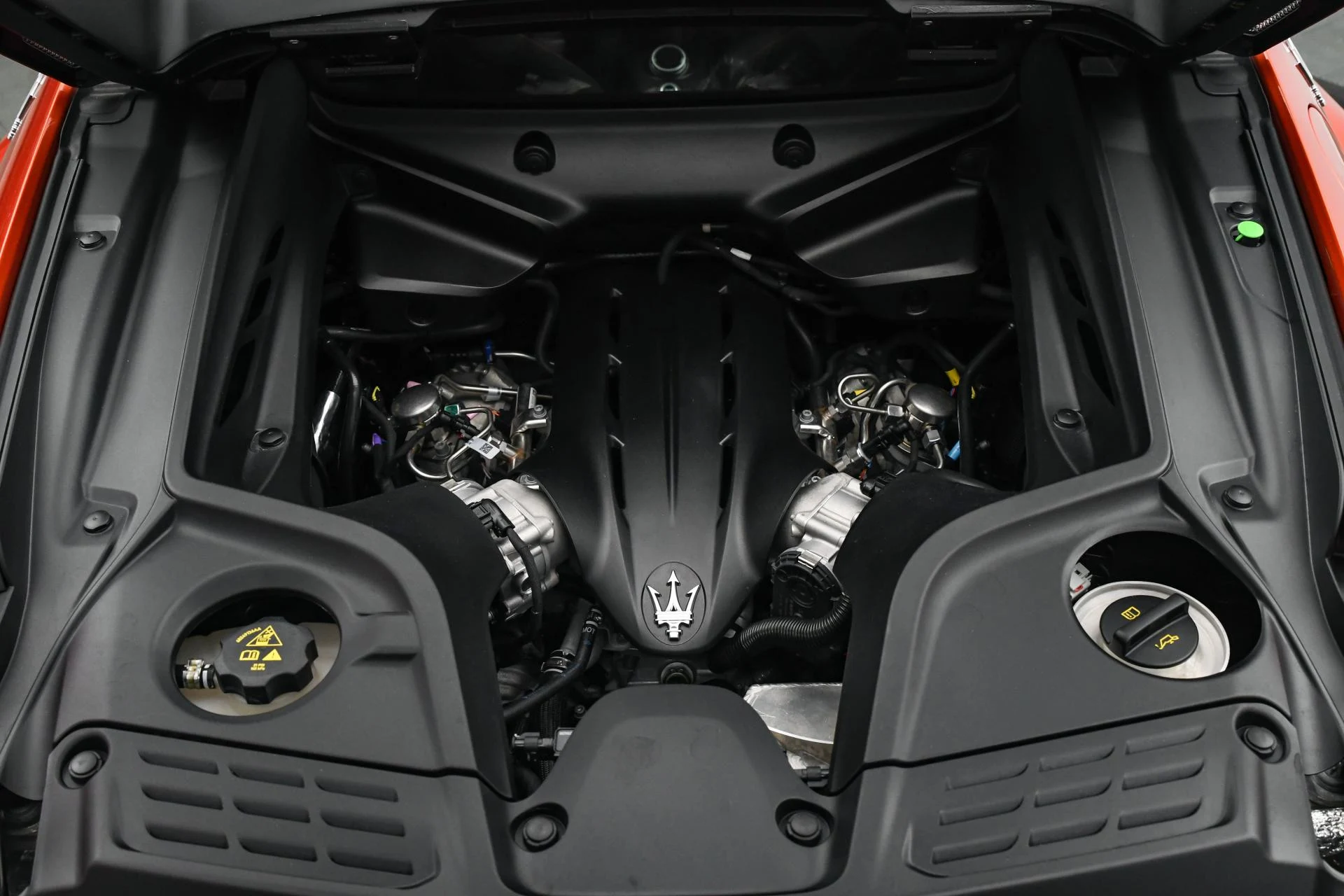 mph030_3024819060_Used_2024_Maserati_MC_20_1754121360_a0bde3e867