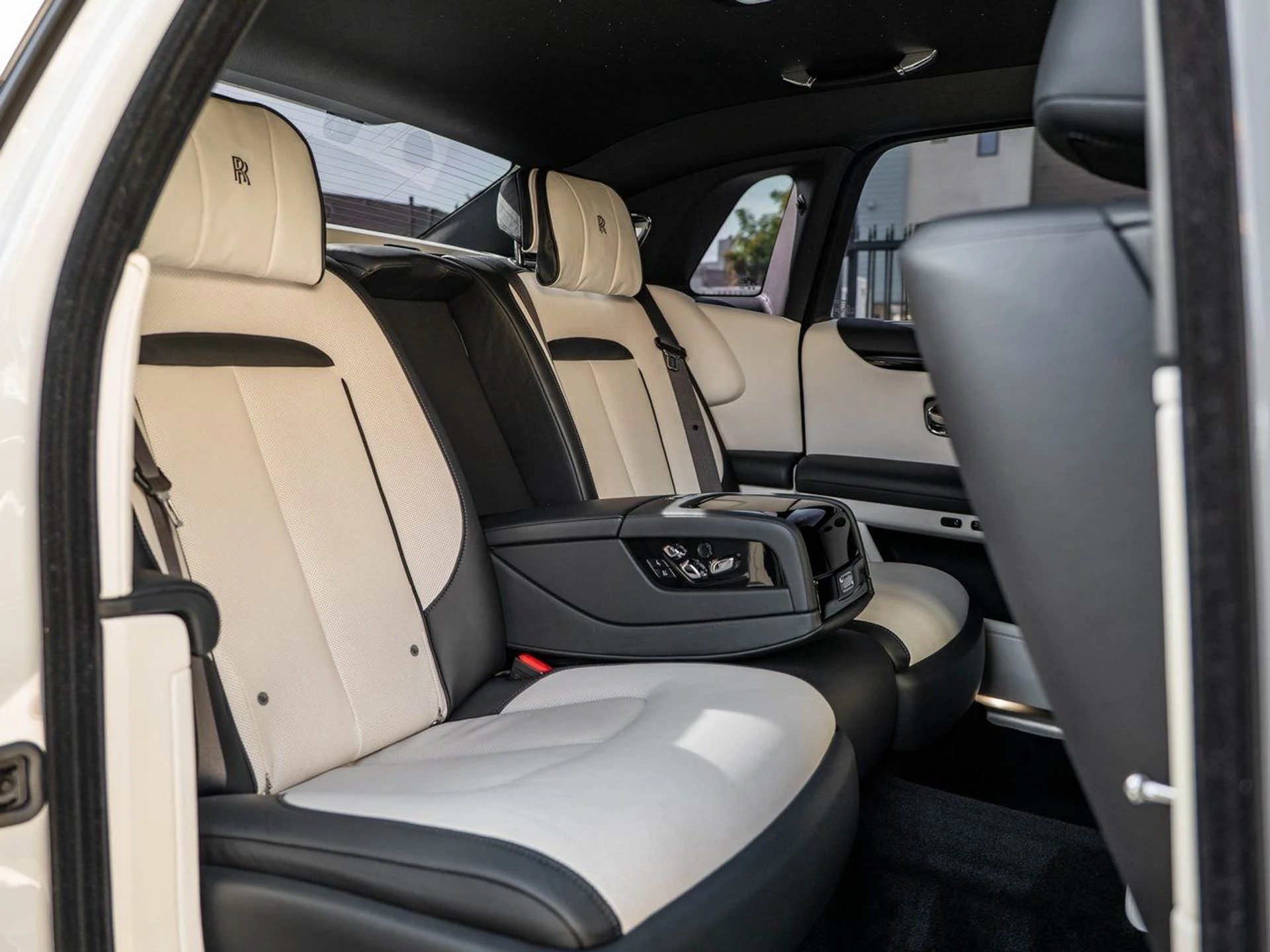 mph030_3027112582_image_31_83f3ca62a1