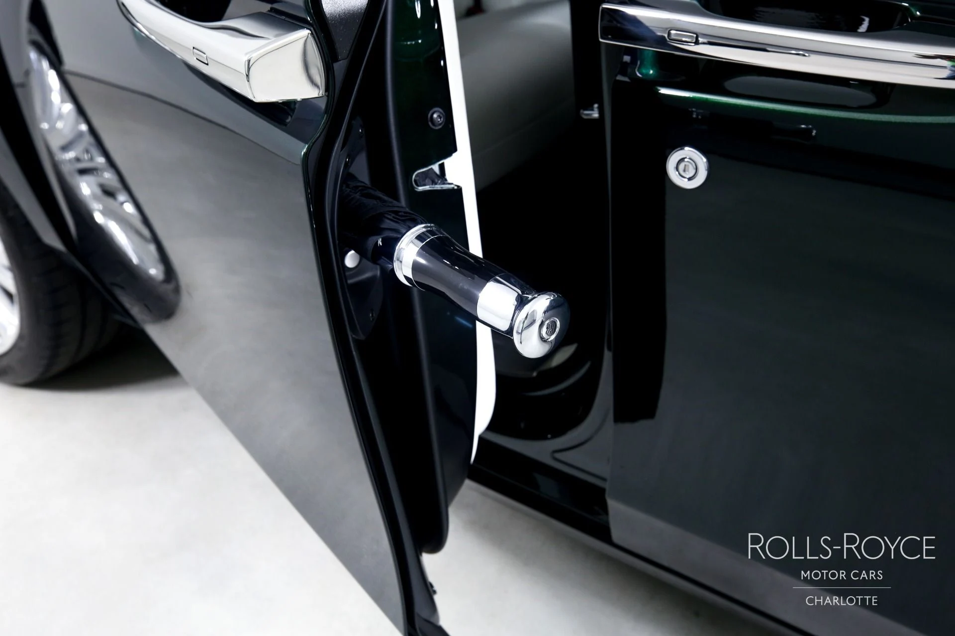 mph030_303902224_Used_2022_Rolls_Royce_Ghost_1688237023_e1981141ae