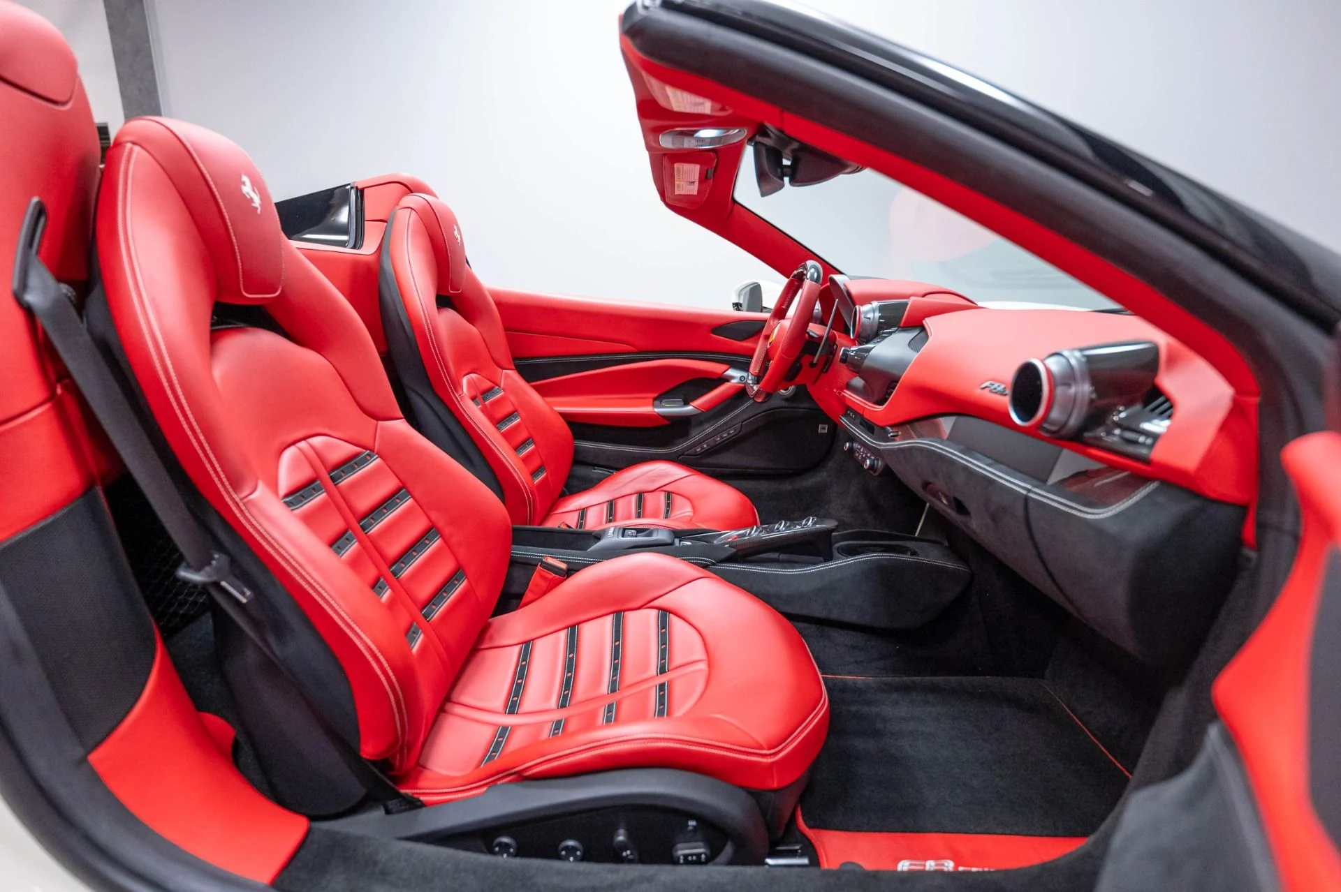 mph030_3040233911_Used_2021_Ferrari_F8_Spider_Base_1786140461_823e841b34