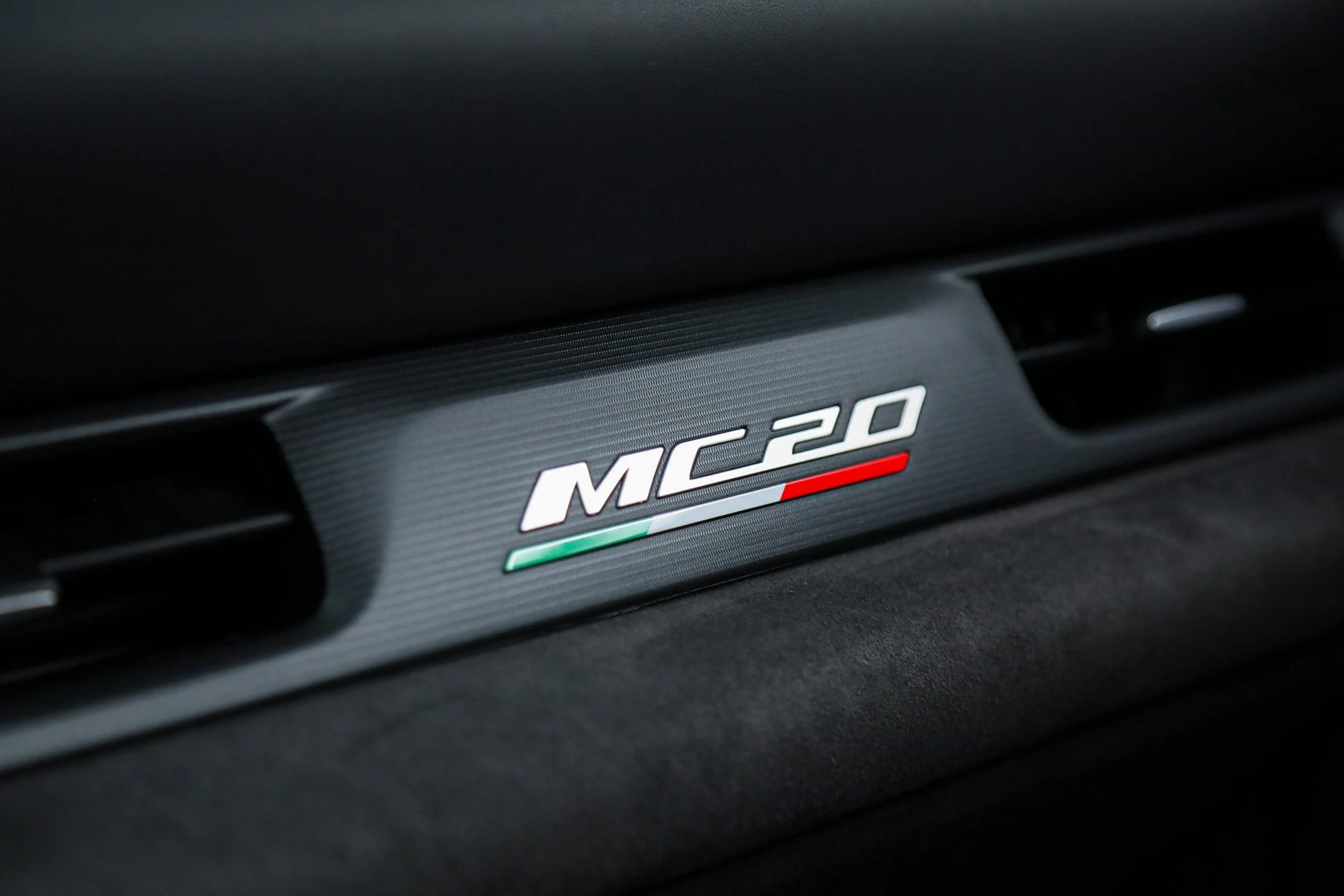 mph030_3047181206_21acc37b790958171db097e22b43e8a9_985b36e271