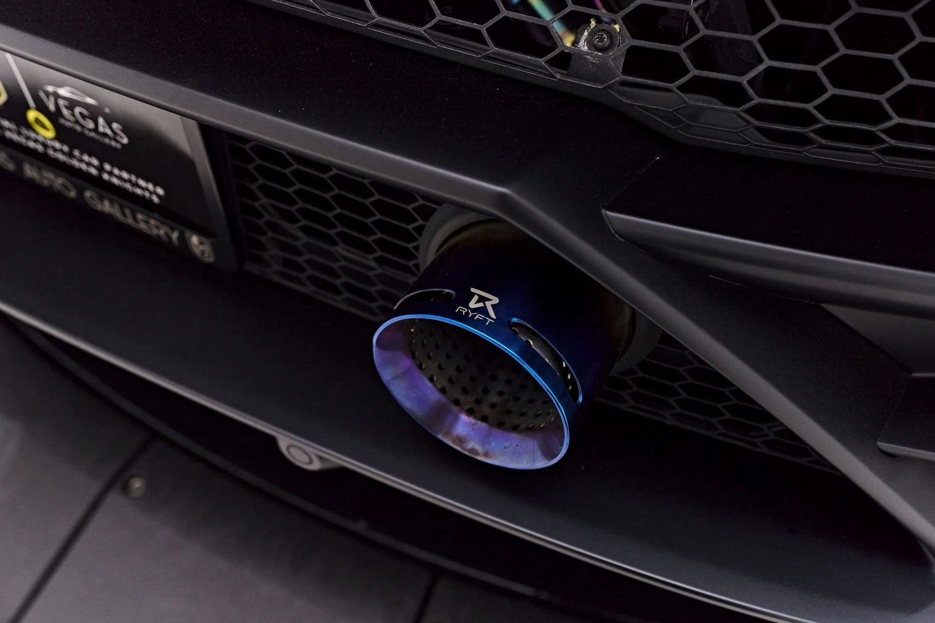 mph030_3049273263_Used_2020_Lamborghini_Huracan_EVO_Base_1755655892_14d2adfa9f