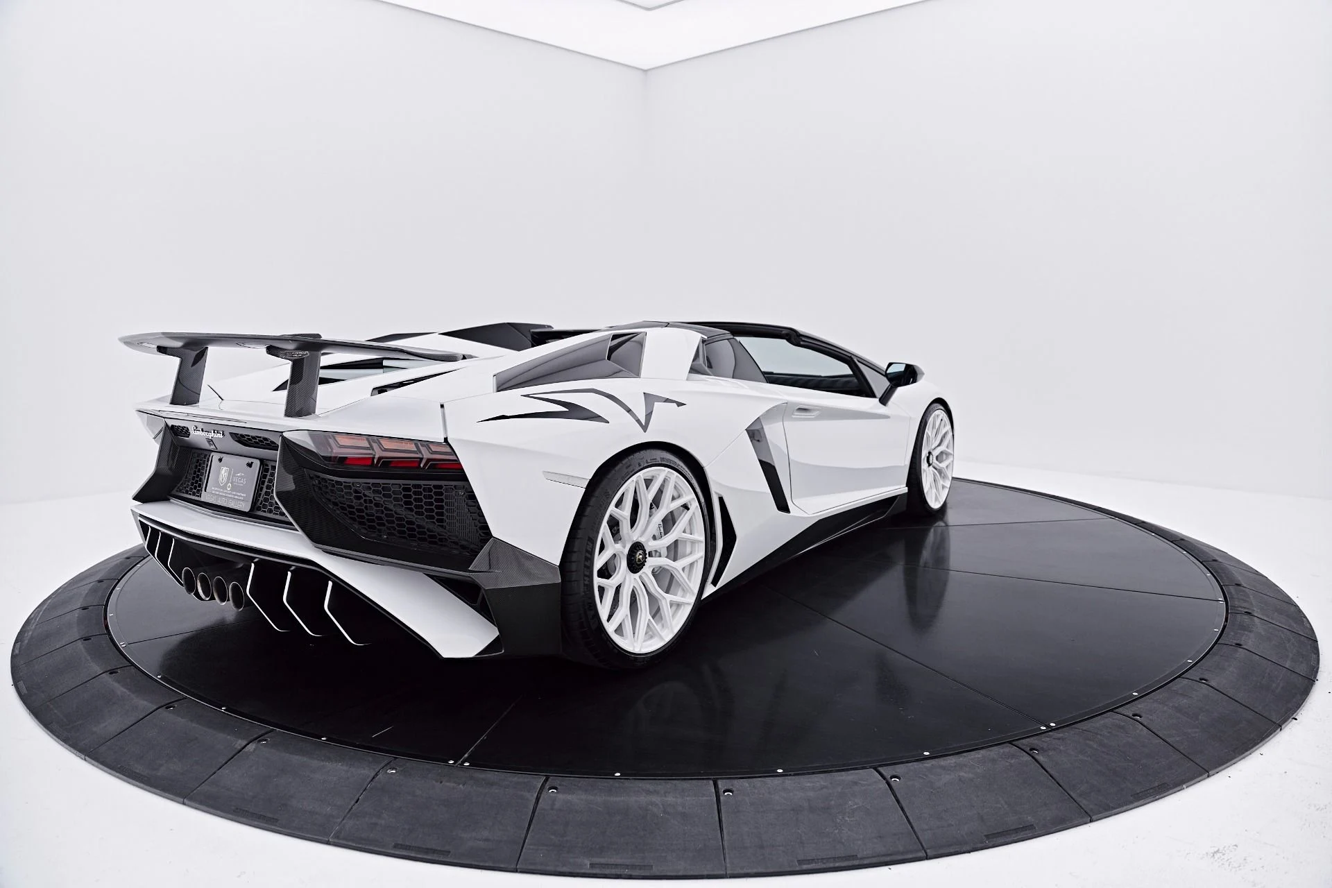 mph030_3056655188_Used_2016_Lamborghini_Aventador_LP_750_4_Super_Veloce_1785199424_dff6b1ae62