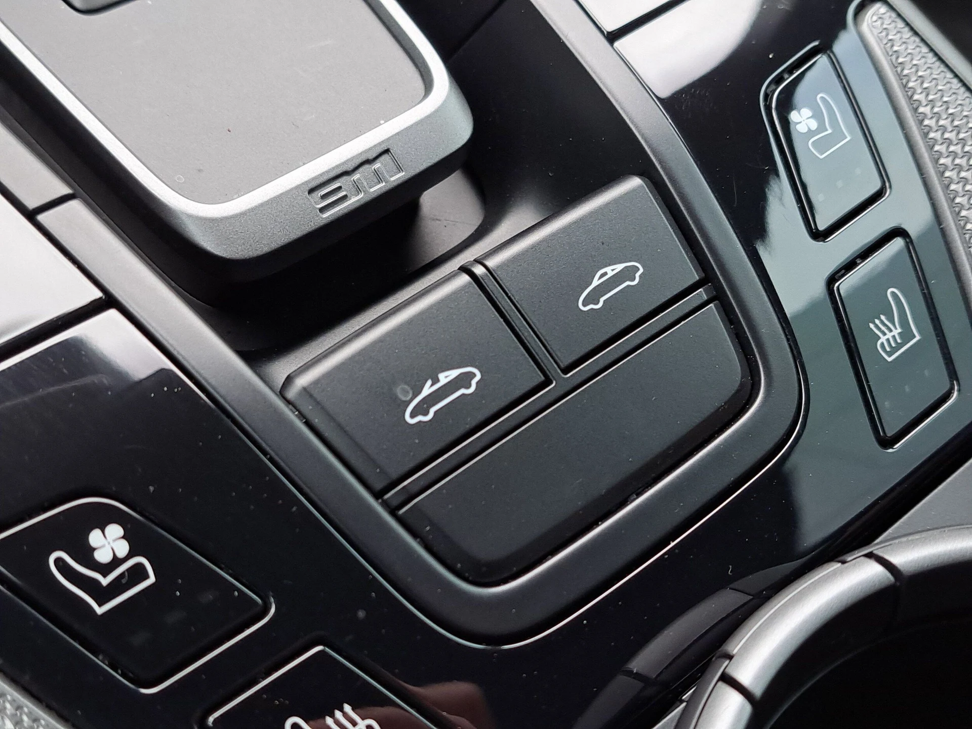 mph030_3060772207_100b51d355f93f847453d7b660f7dc32x_878331721c