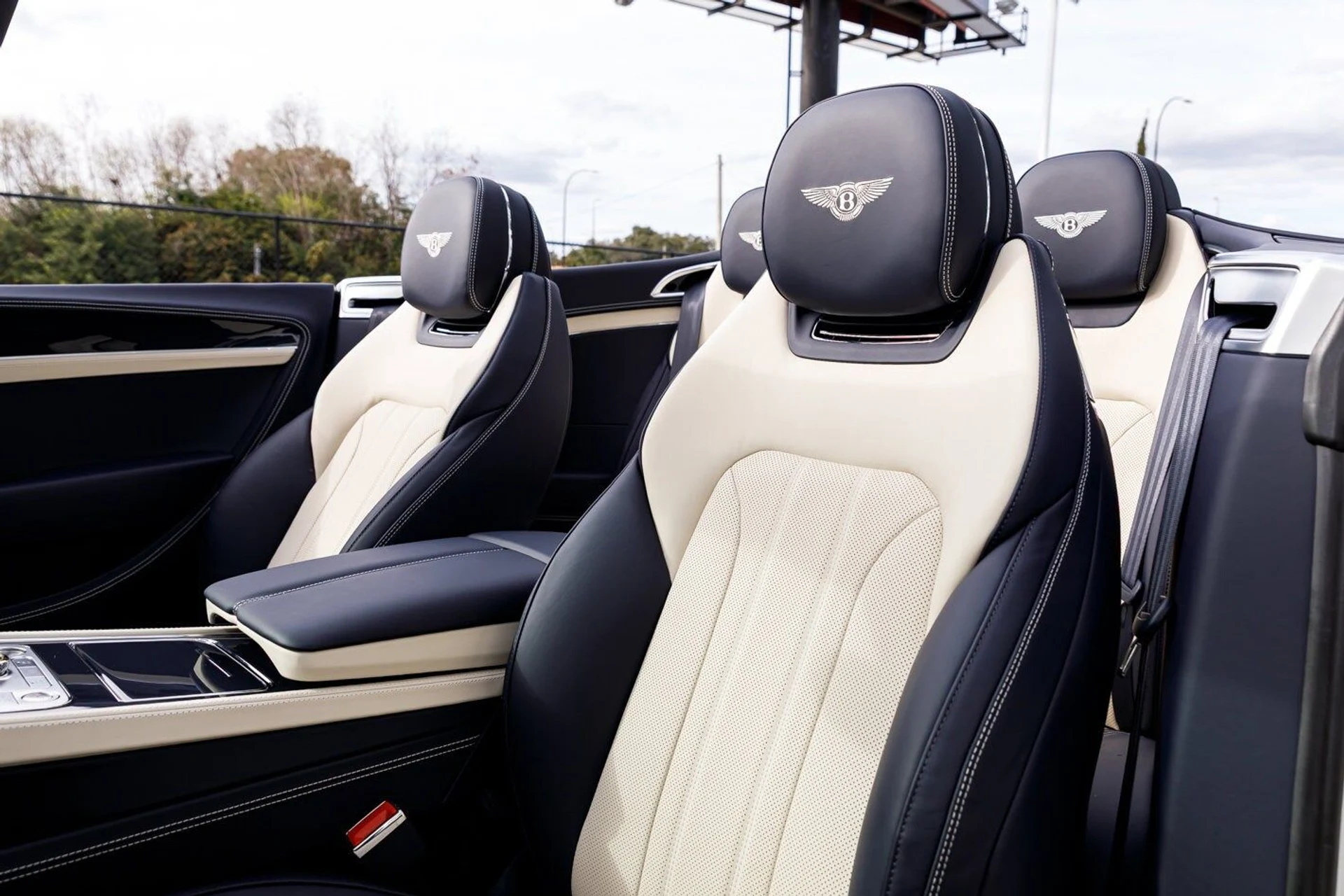 mph030_3070241157_4064e3024b28a4a4d7209dd4b6fc024cx_3835d3e490