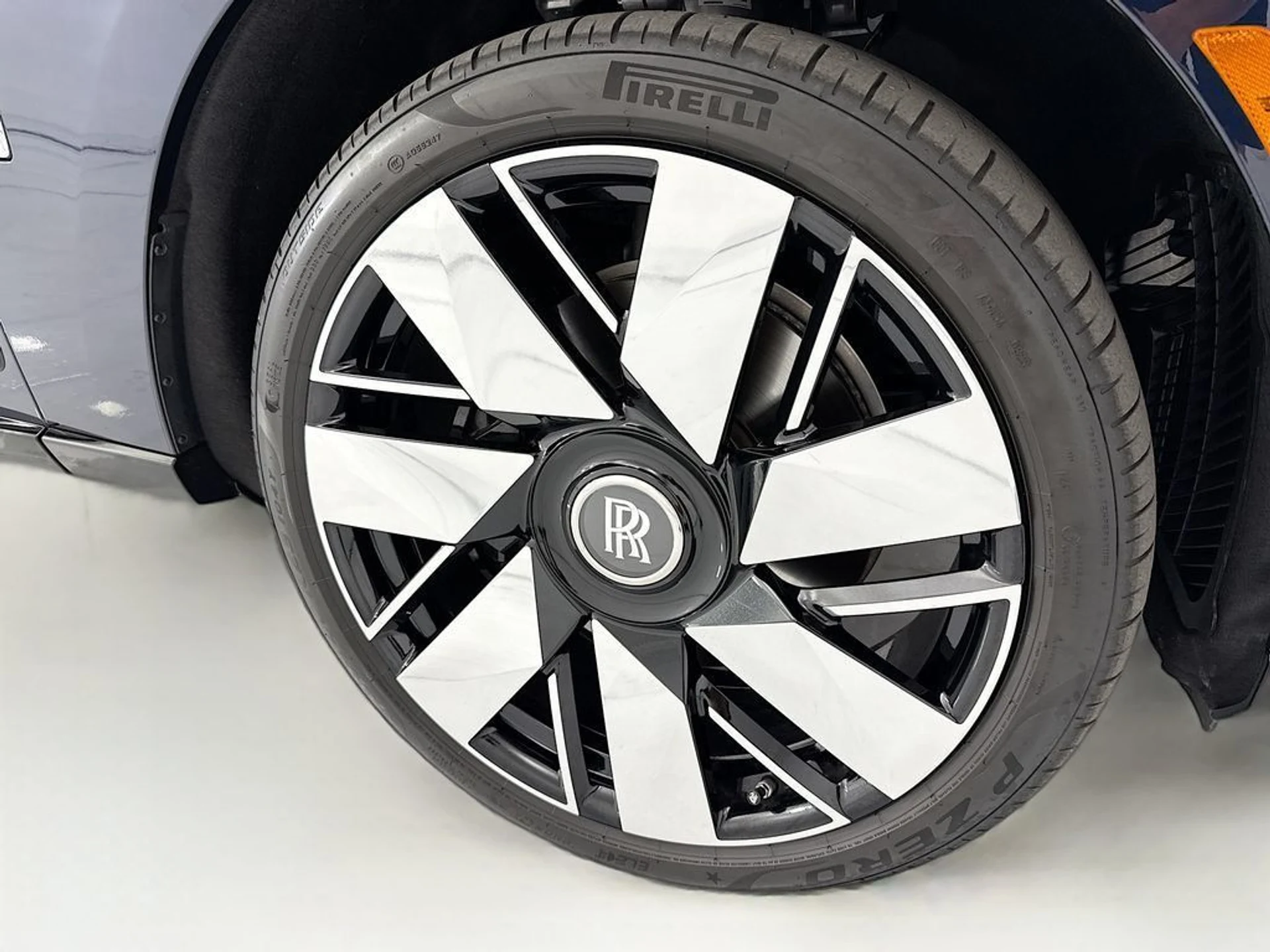 mph030_3071726591_used_2026_rolls_royce_cullinan_sportutility_8119_23009484_31_1024_89fbfa0b01