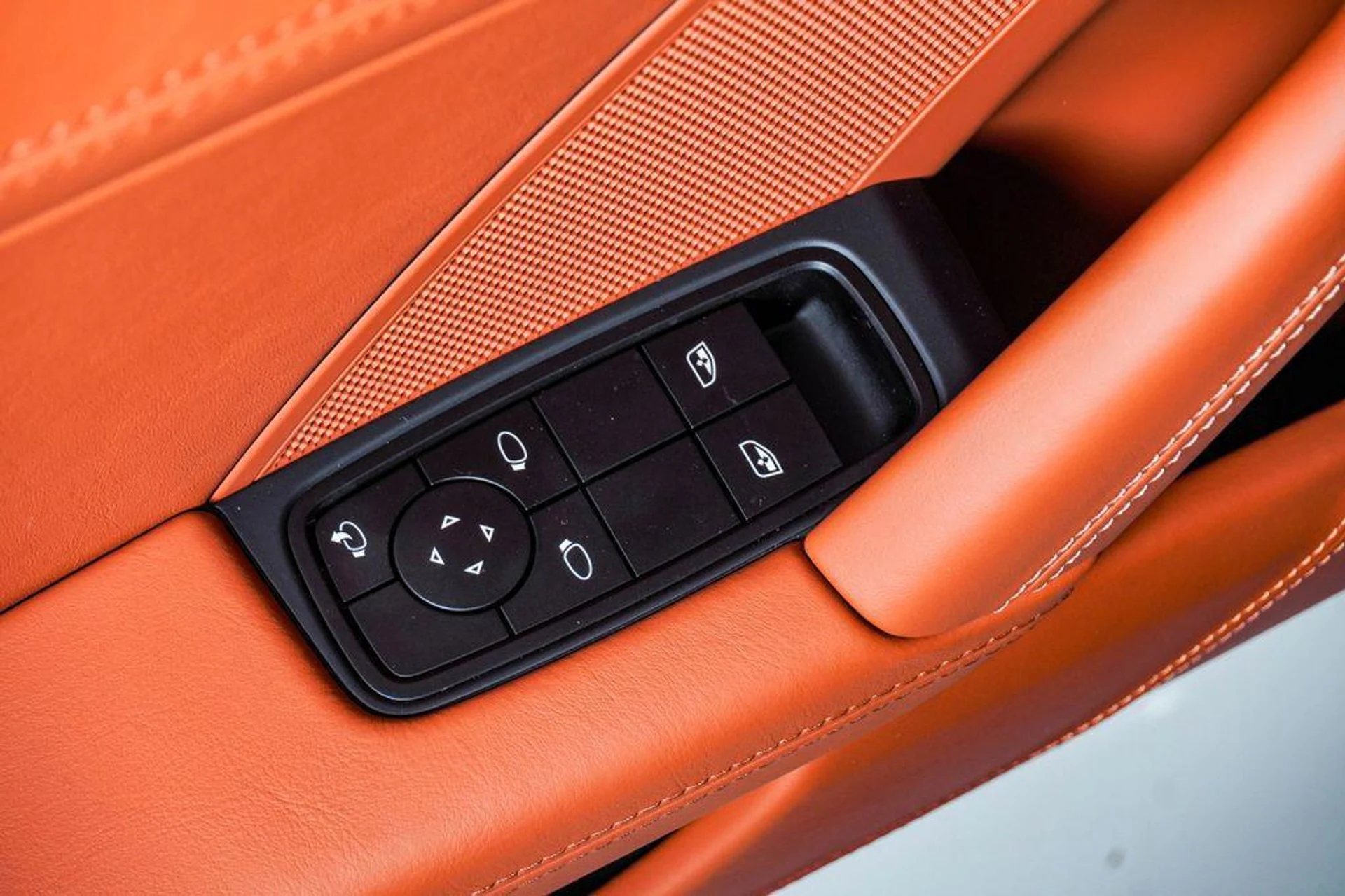 mph030_3082943362_Ec3_Y211_K0_GX_9_HDWOWU_9ho4e_HZE_9dd7fb0217