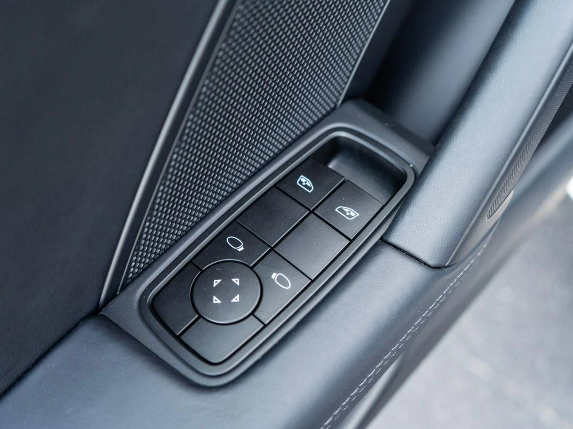 mph030_3101085939_6d_Qn_U_Dh74_Aol_X8vj_Ye_Cla_Pyteuc_f85e3283f2