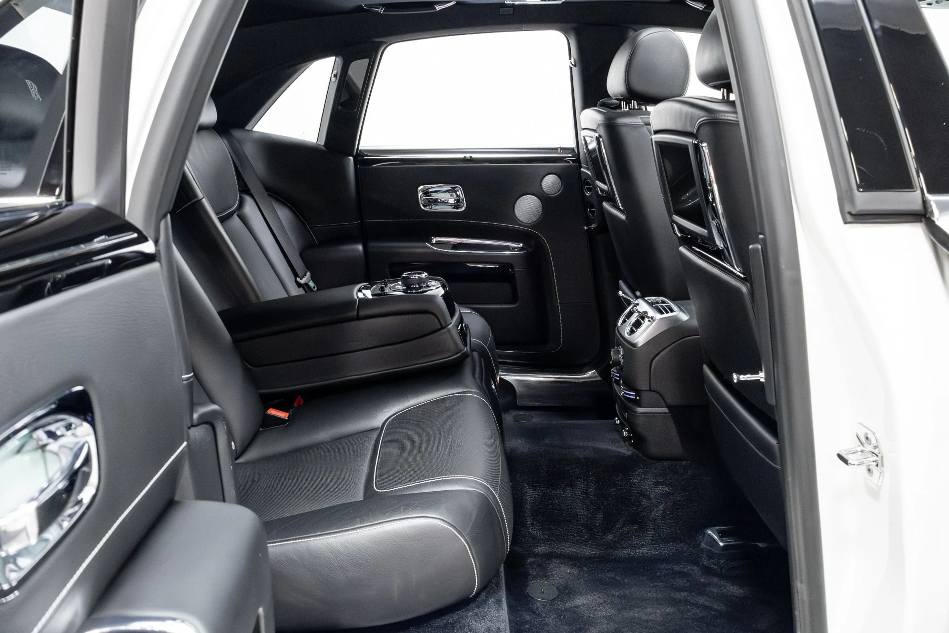 mph030_3103585379_Used_2016_Rolls_Royce_Ghost_1775019332_bf1c67f121