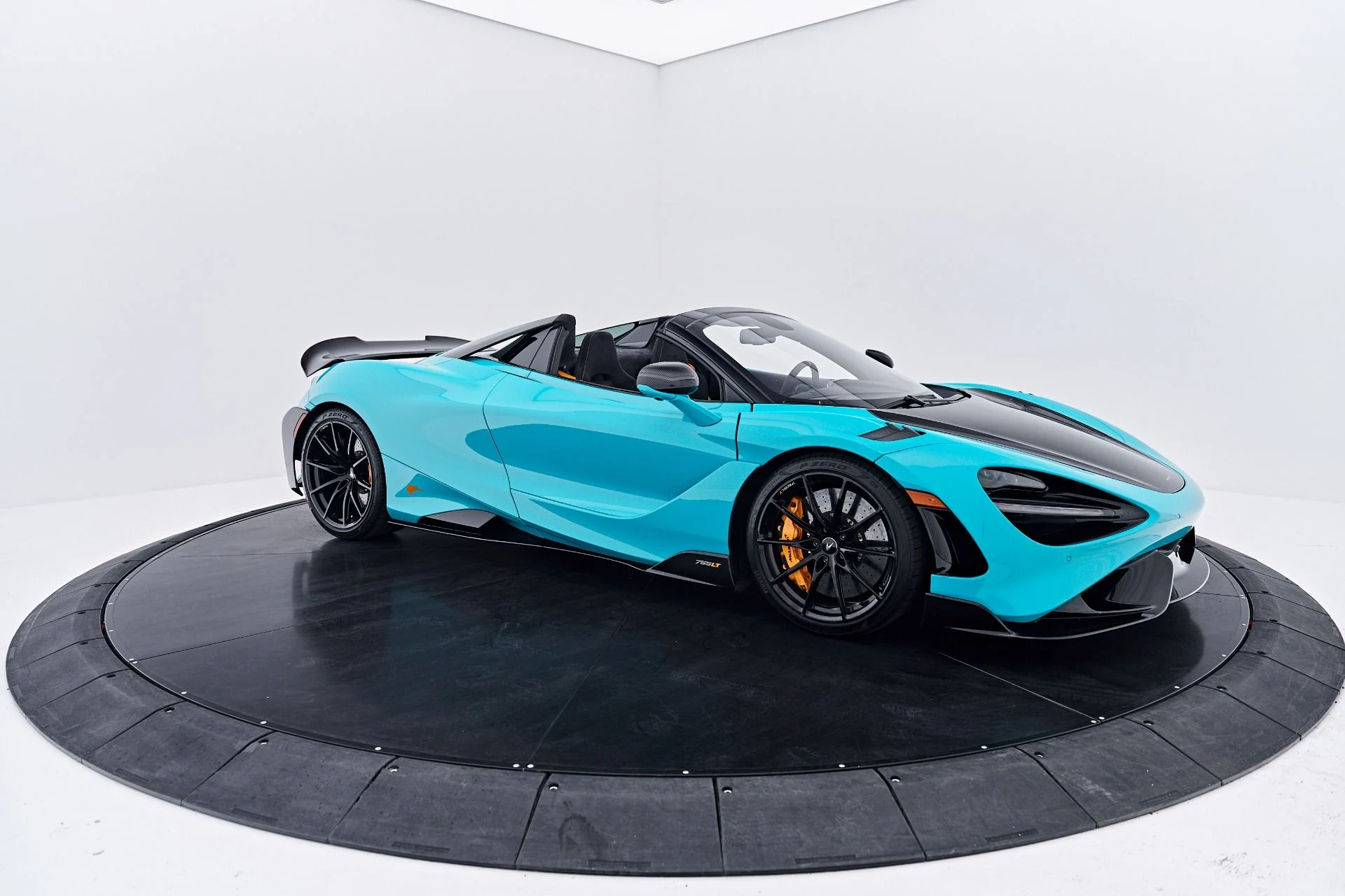 mph030_3108443128_Used_2022_Mc_Laren_765_LT_Base_1786488486_92d69de42d