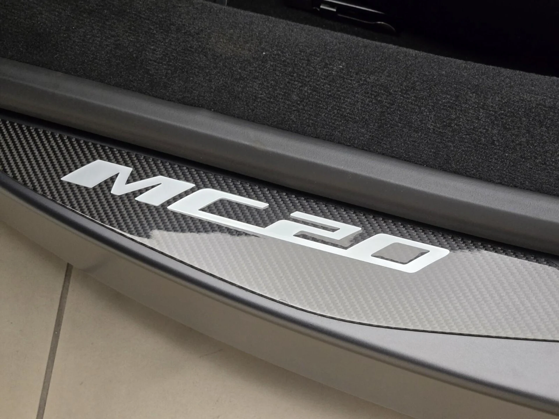 mph030_3111442278_Used_2023_Maserati_MC_20_1765004044_94122c45e8