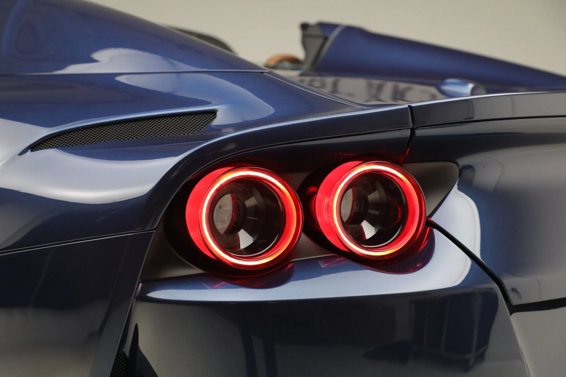 mph030_3124718323_Used_2022_Ferrari_812_GTS_1761676102_7a940da859