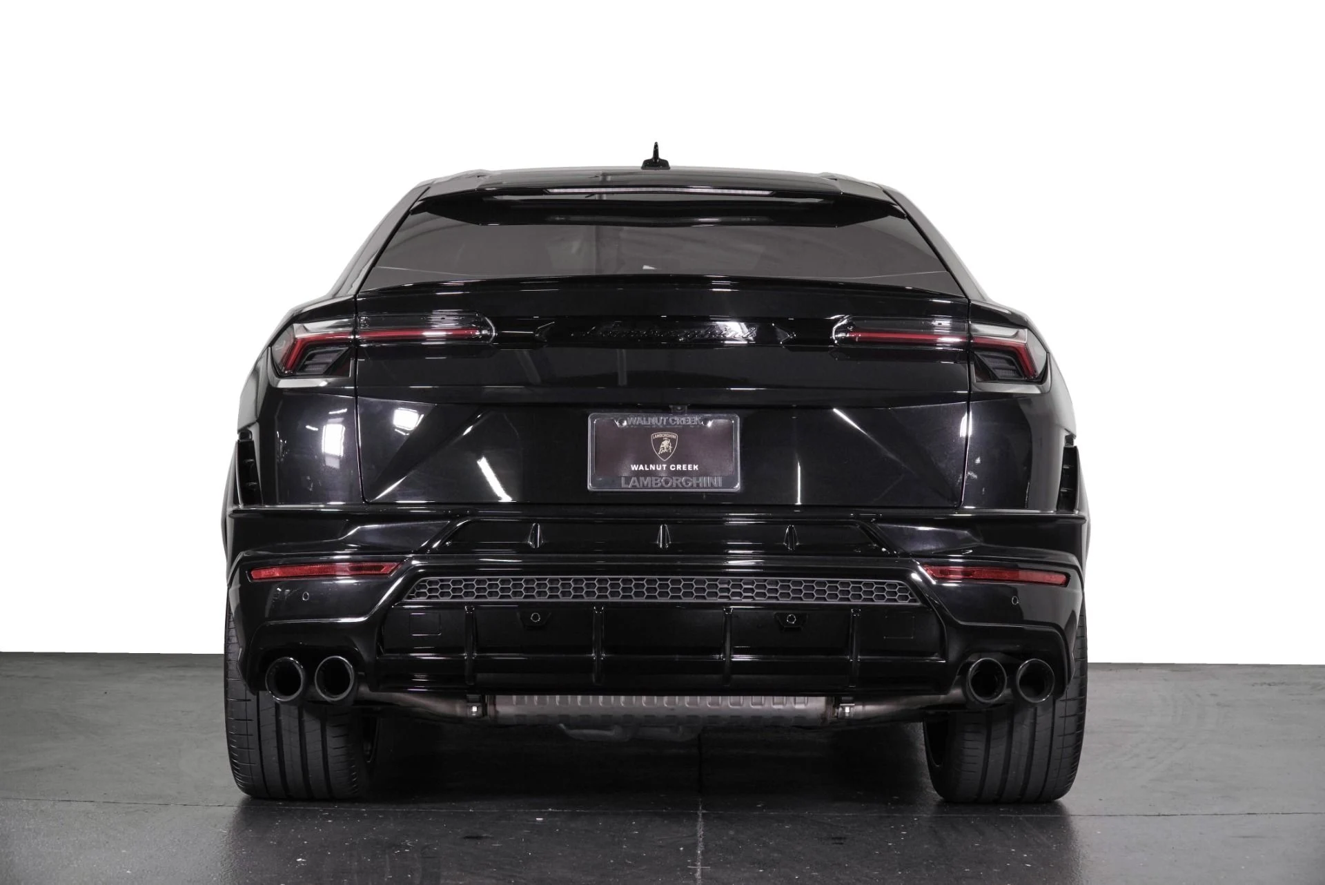 mph030_312716352_Used_2024_Lamborghini_Urus_S_1785981549_52e9a61e0e