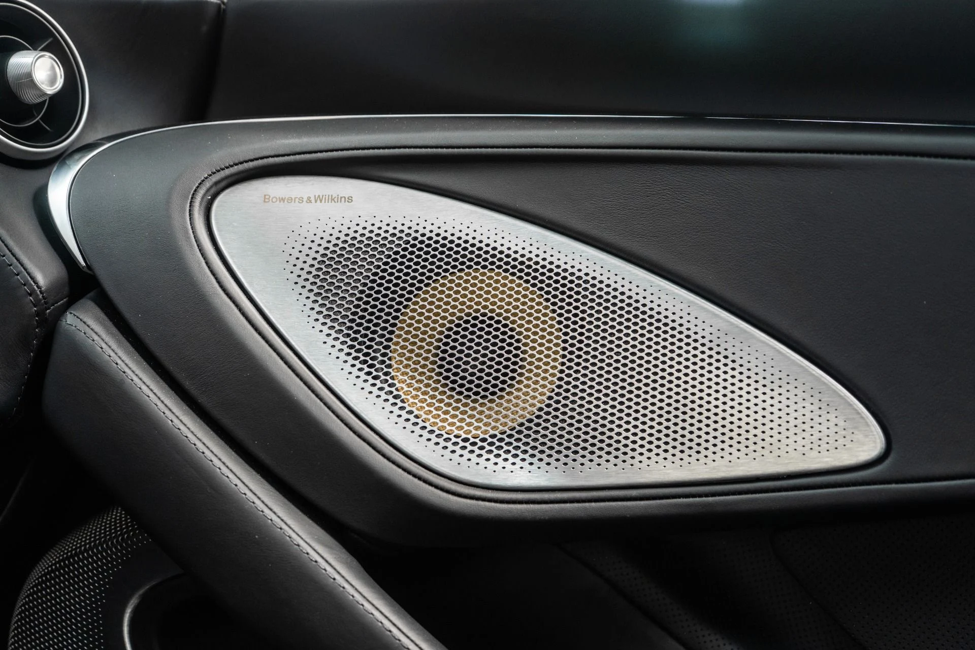 mph030_3128589981_Used_2023_Mc_Laren_GT_Luxe_1755029044_20588ed0d4