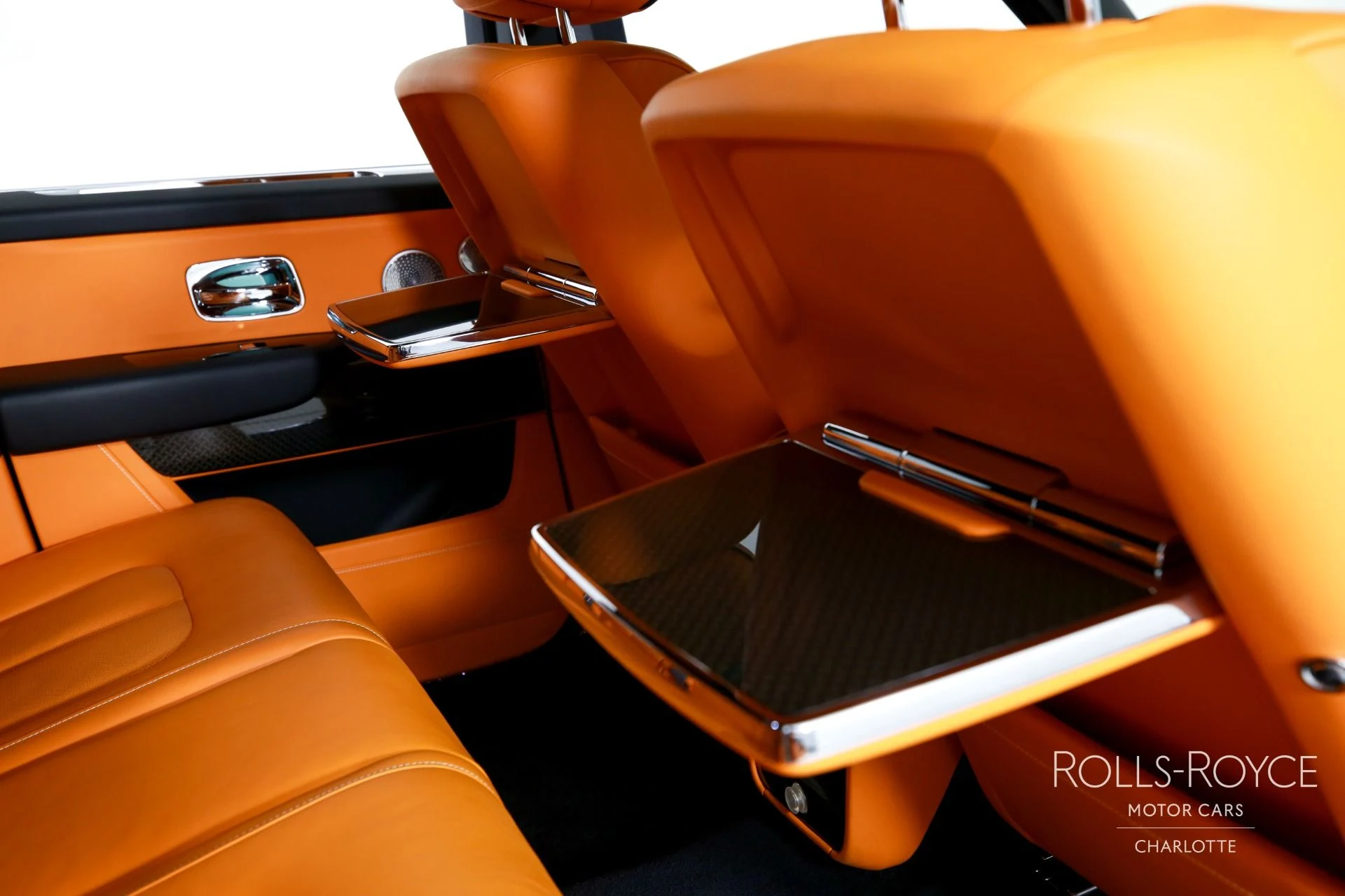 mph030_3132016048_Used_2022_Rolls_Royce_Black_Badge_Cullinan_1764197182_777d673616