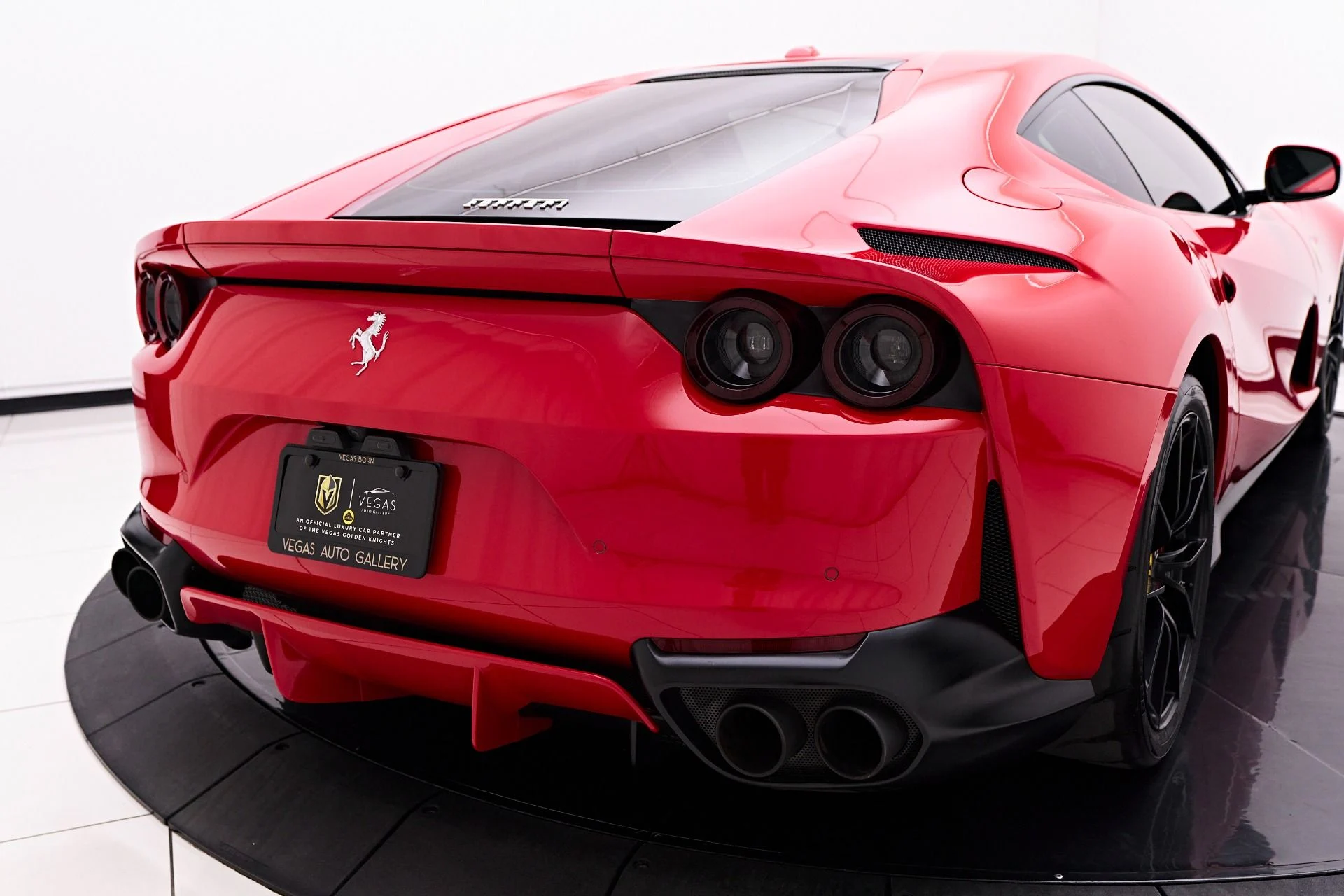 mph030_3145177321_Used_2018_Ferrari_812_Superfast_Base_1749002871_16a73bdeed