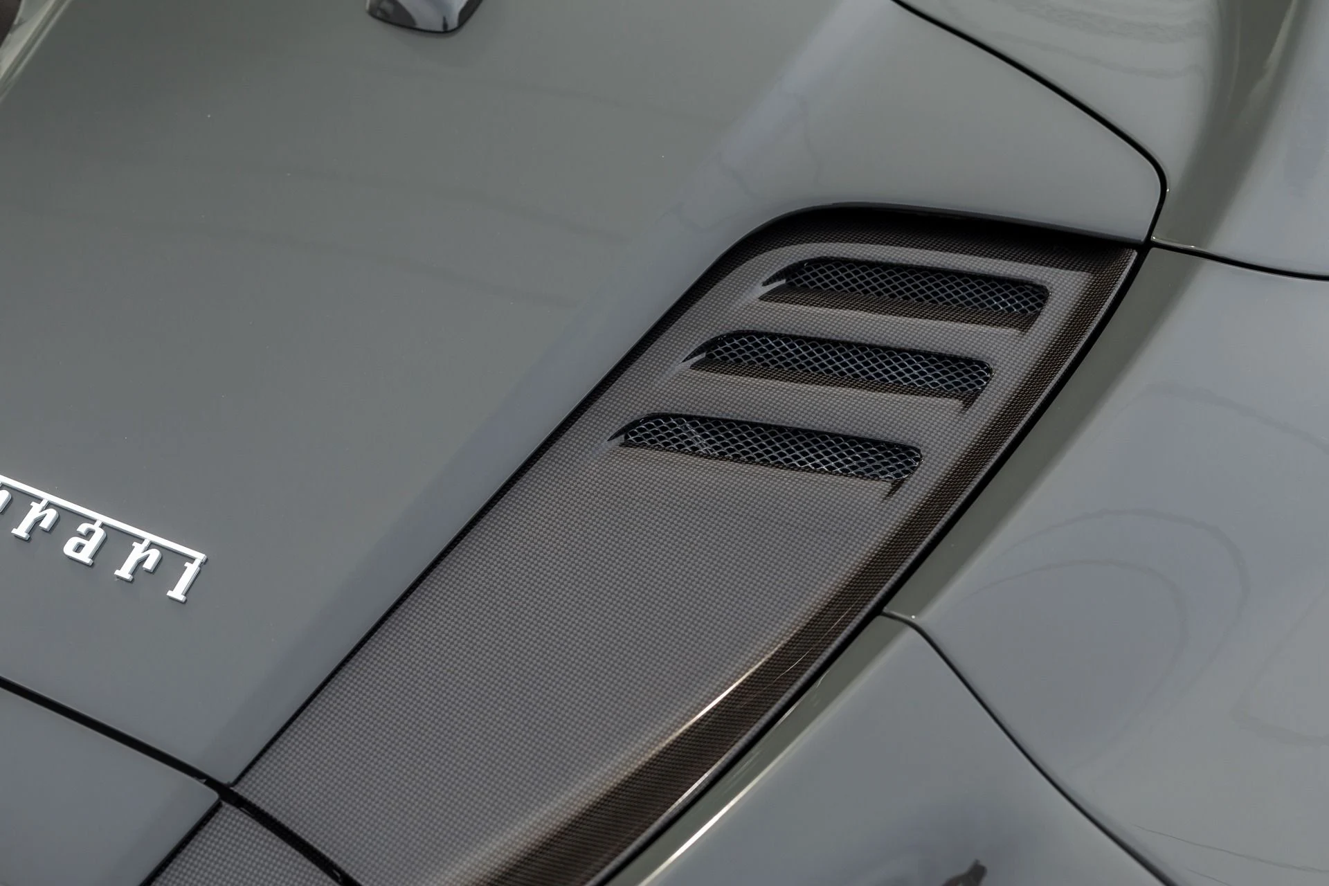 mph030_3147538533_Used_2021_Ferrari_F8_Spider_1734052244_77b6da2731