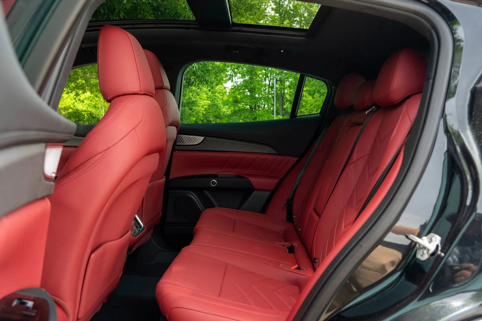 mph030_314761341_3609e6a2158f4da280a9cddbe690bbf2_f2e6852c3e