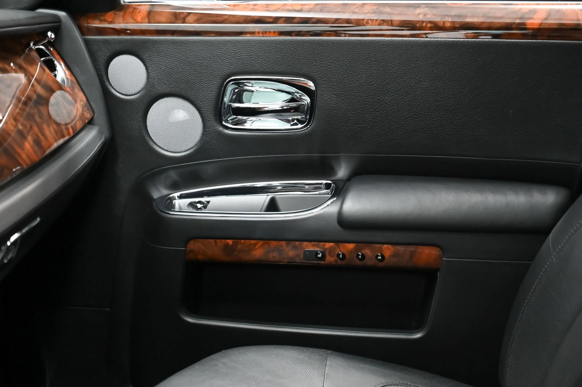 mph030_3158158920_Used_2012_Rolls_Royce_Ghost_1757528739_58e11448fb