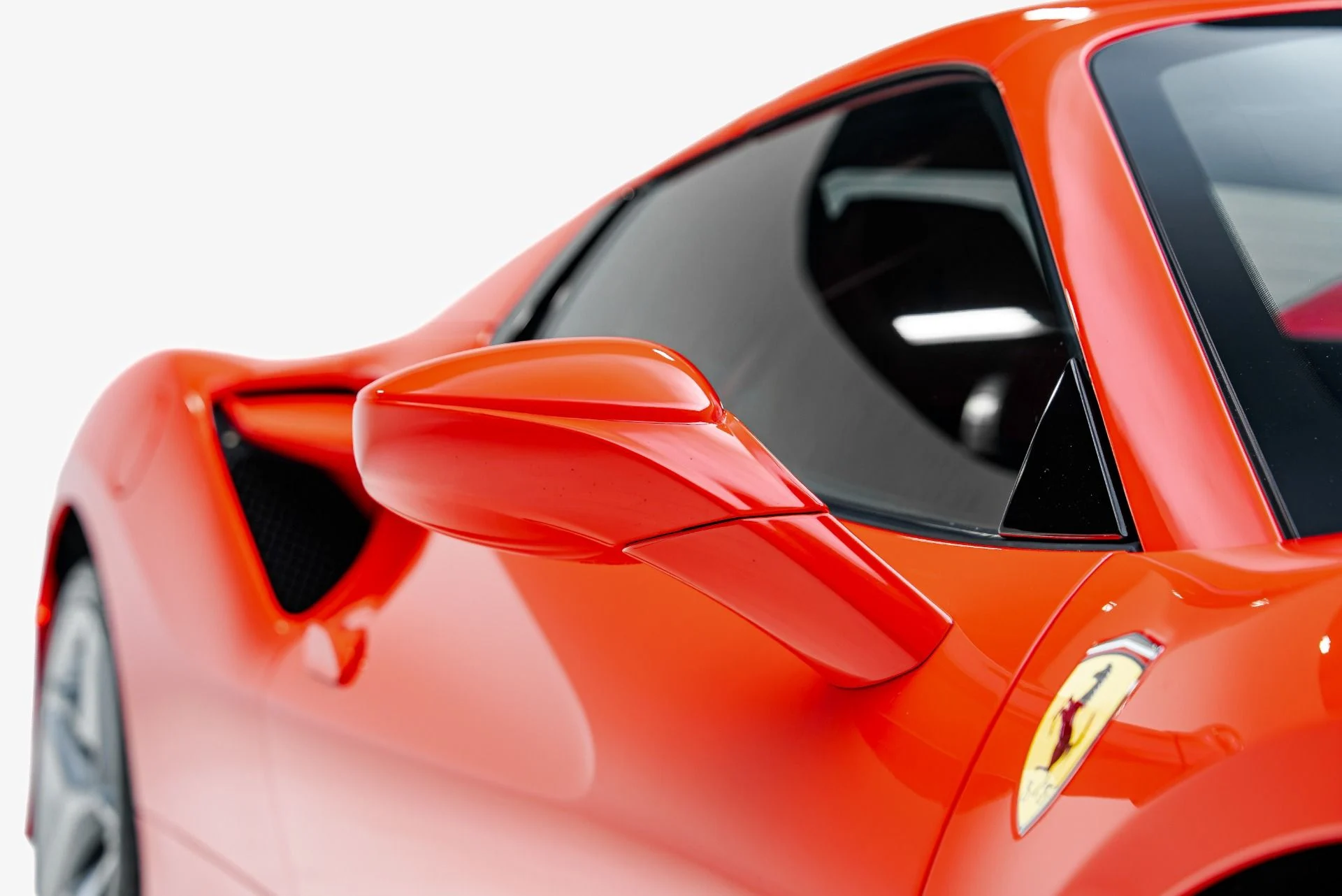 mph030_3158381662_Used_2022_Ferrari_F8_Spider_1788281671_44b9efc3dd