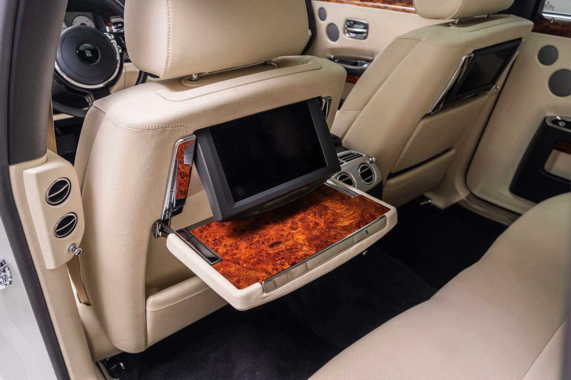 mph030_3164186784_Used_2010_Rolls_Royce_Ghost_1777319383_2b98b117a1