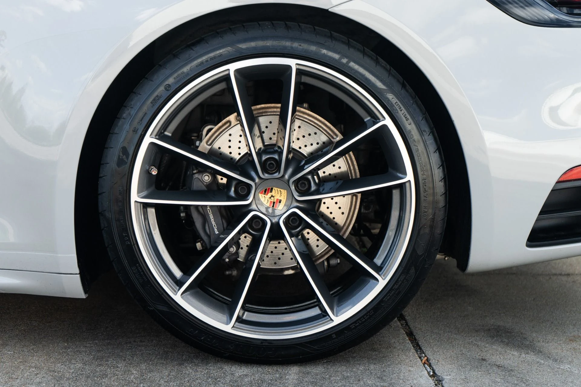 mph030_3165039227_Used_2021_Porsche_911_Carrera_1774908148_8619f12842