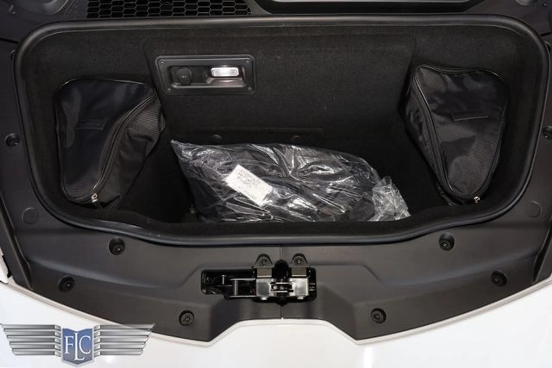 mph030_3179680432_used_2023_lamborghini_huracan_tecnica_coupe_6305_23081999_35_640_f631afec36