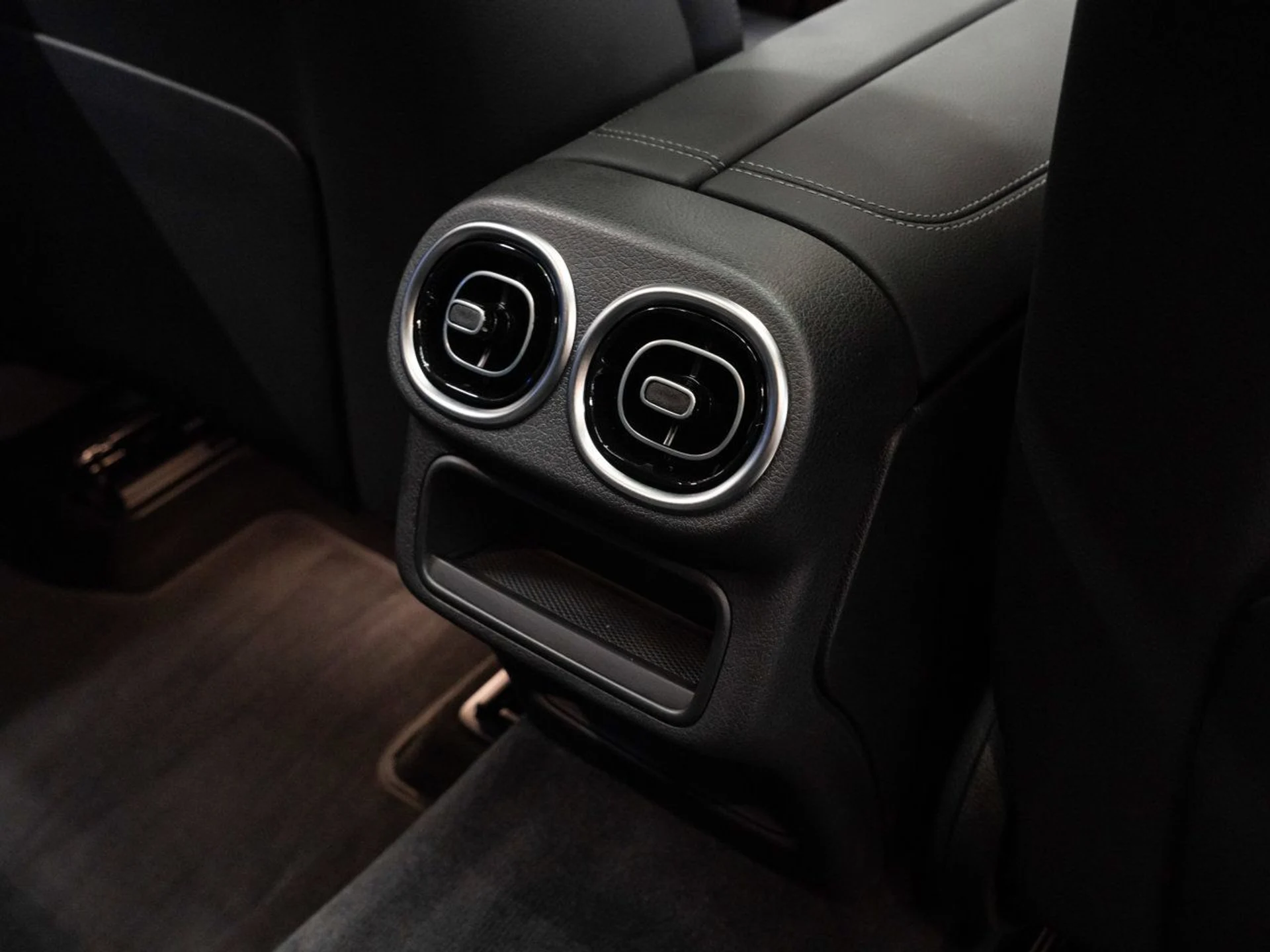 mph030_3179936259_mercedes_benz_glc_2025_dd07f64c58