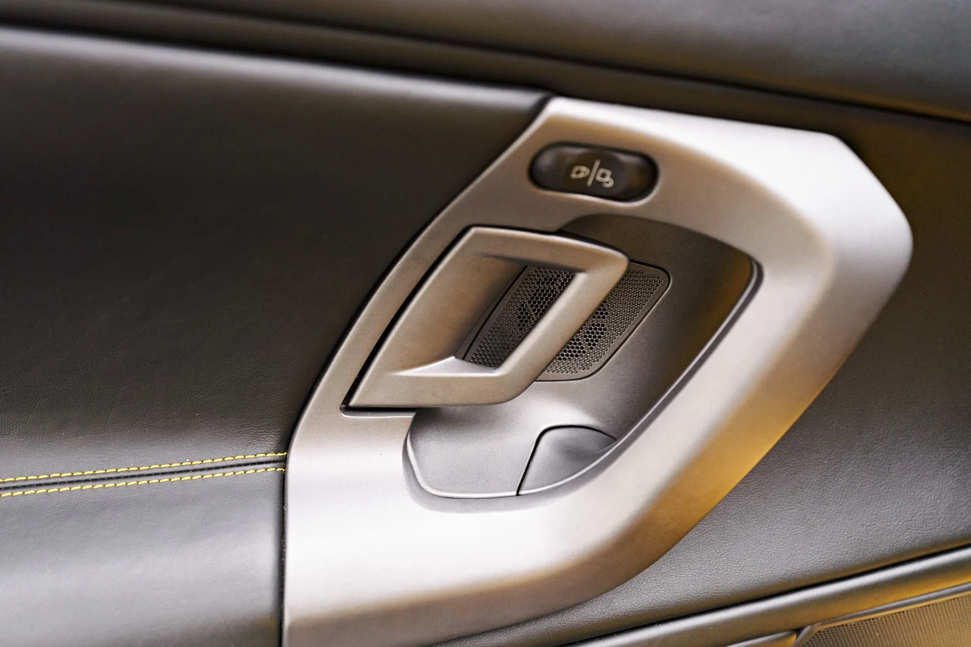 mph030_3186955391_Used_2005_Lamborghini_Gallardo_1703127301_77d88a1515