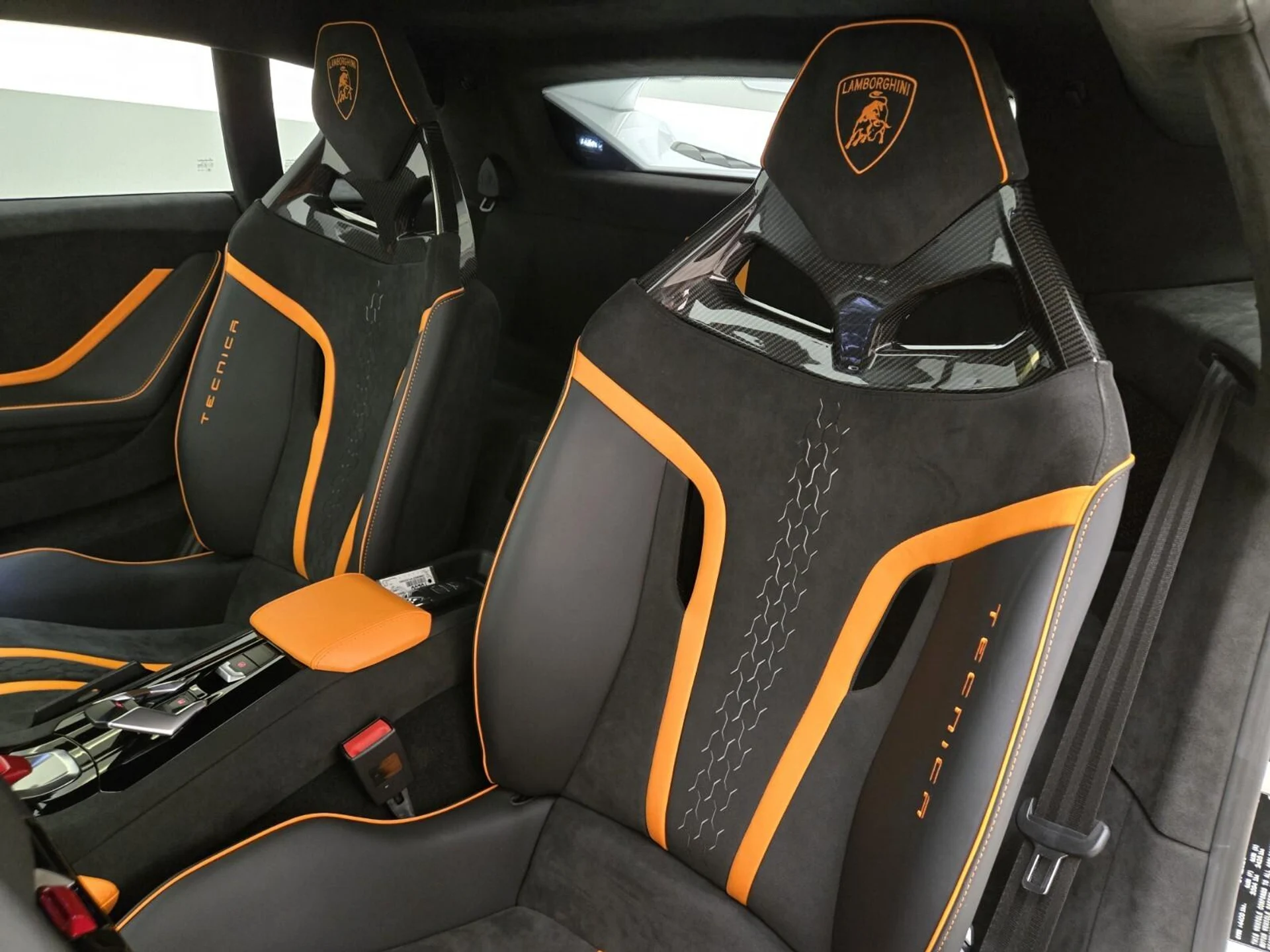 mph030_3187924590_Used_2023_Lamborghini_Huracan_Tecnica_1777355918_452f9780ca