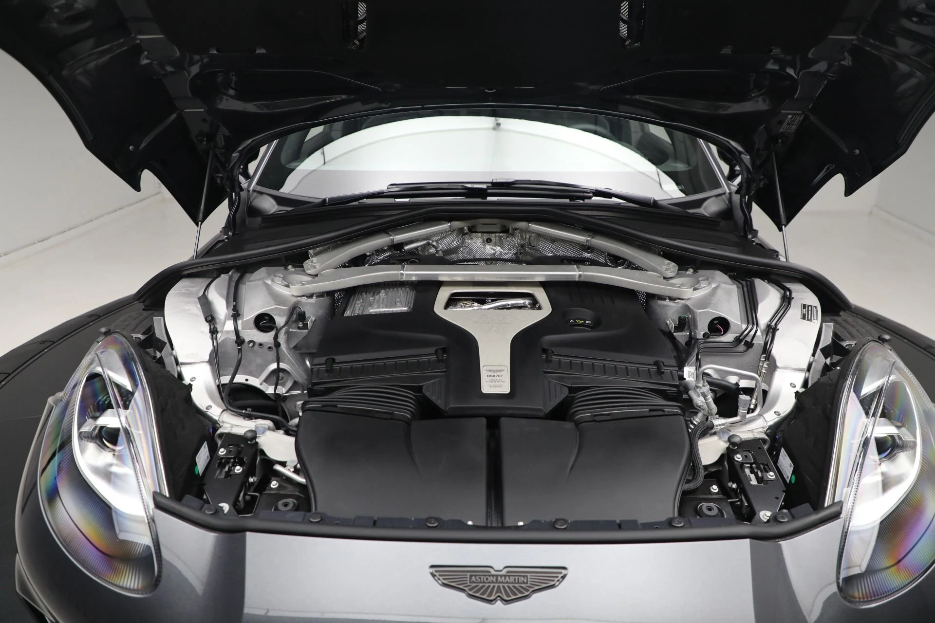 mph030_3203047999_New_2025_Aston_Martin_DBX_707_707_c97d5a1354