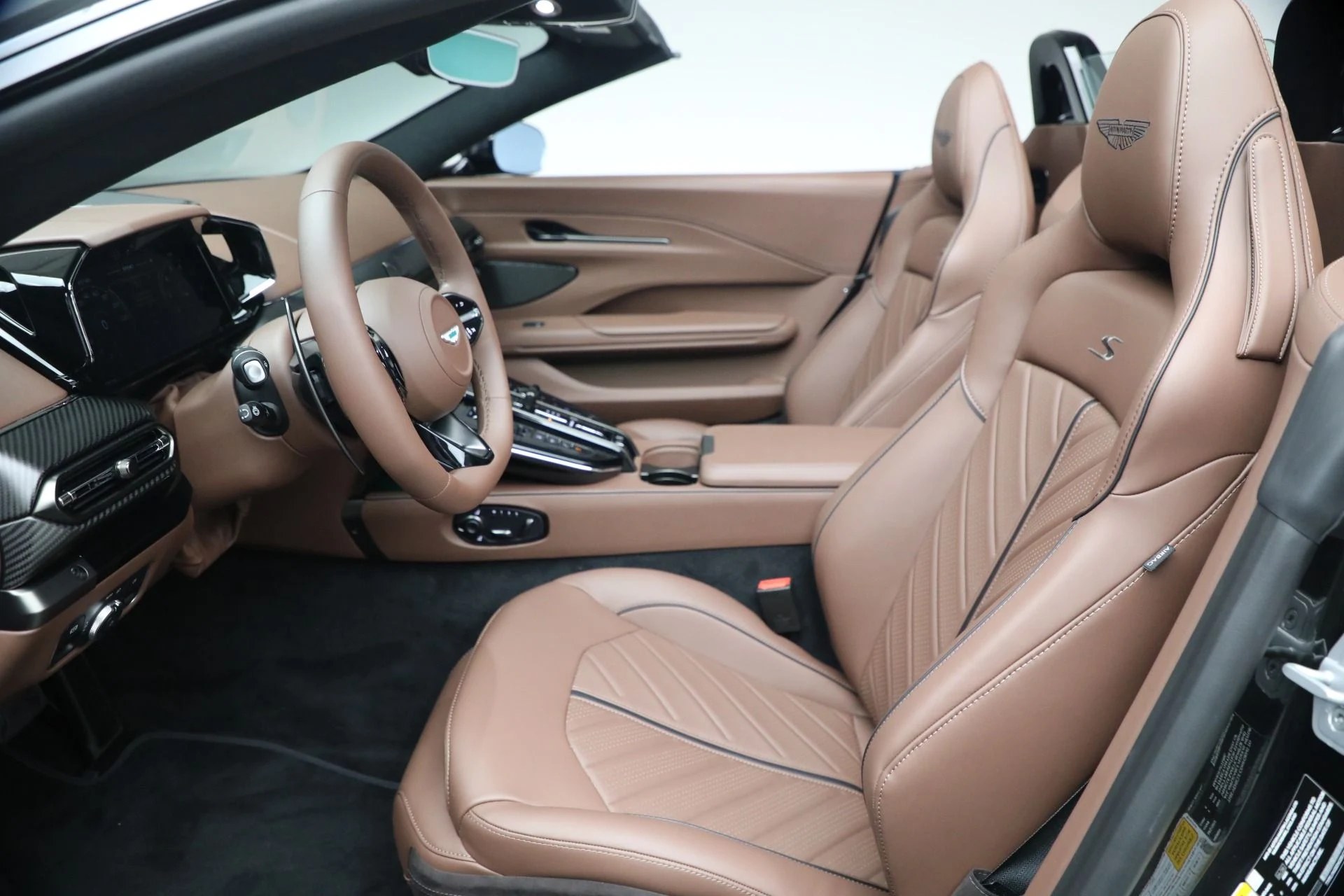 mph030_3205419779_New_2026_Aston_Martin_Vantage_S_Roadster_1787329518_2160edce76