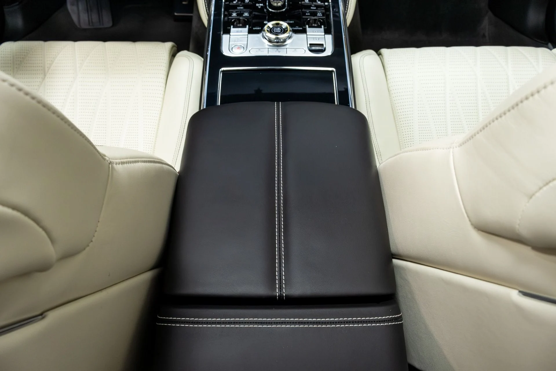 mph030_3208900526_Used_2021_Bentley_Flying_Spur_W12_1772666284_91da03ee71