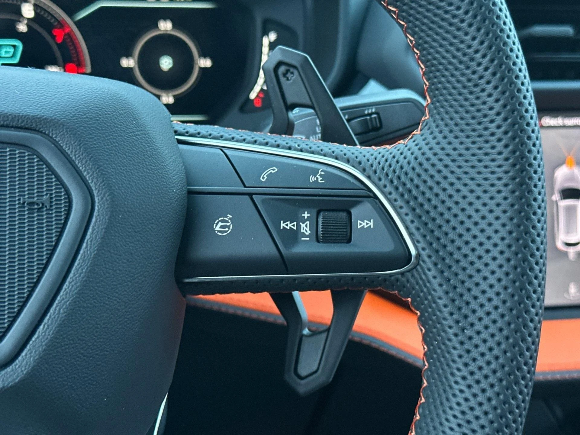 mph030_3211792781_New_2025_Lamborghini_Urus_SE_1766589022_54801e532a