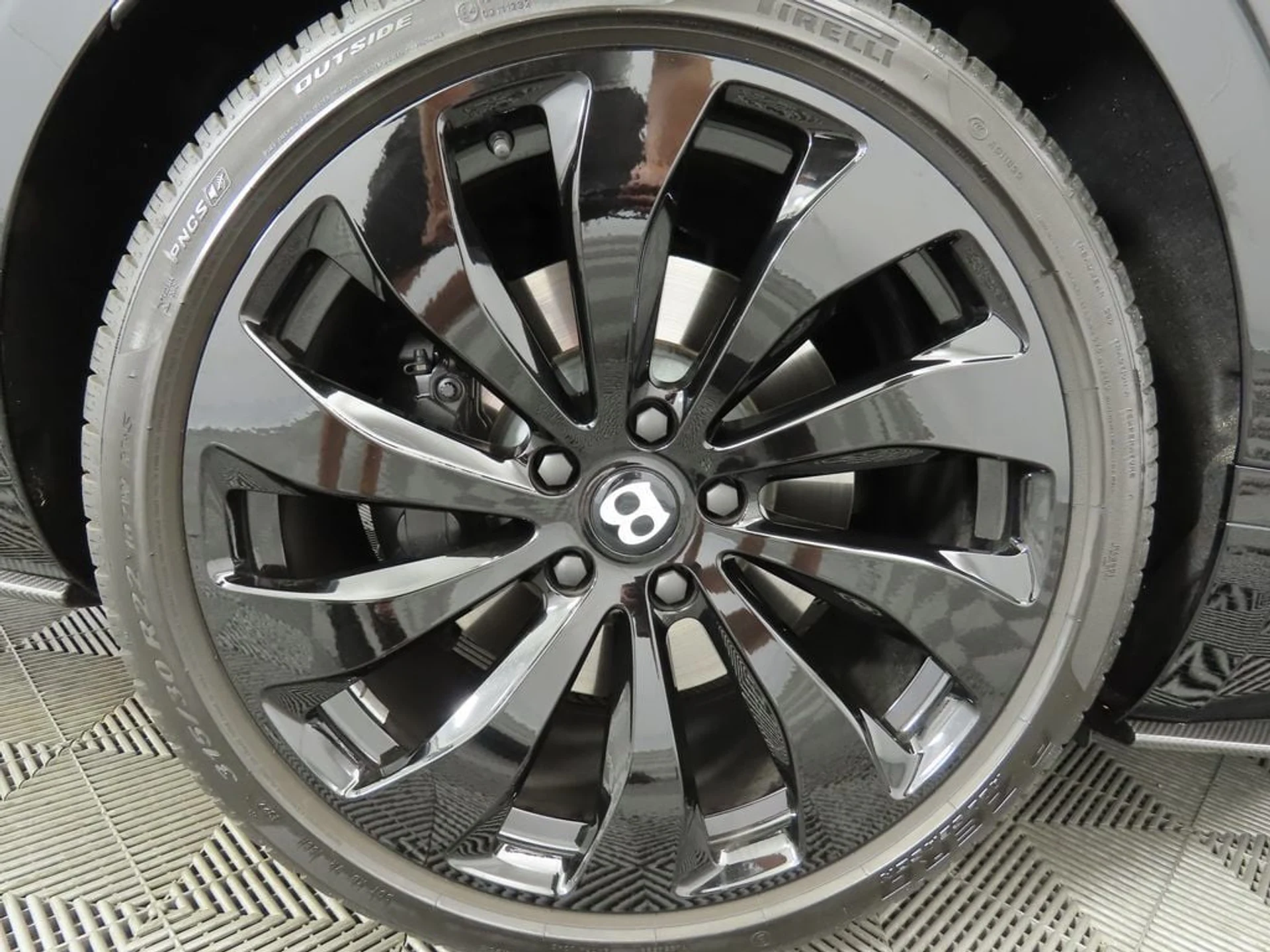 mph030_3214375785_used_2022_bentley_flying_spur_w12sedan_8119_22917099_31_1024_159afc793f